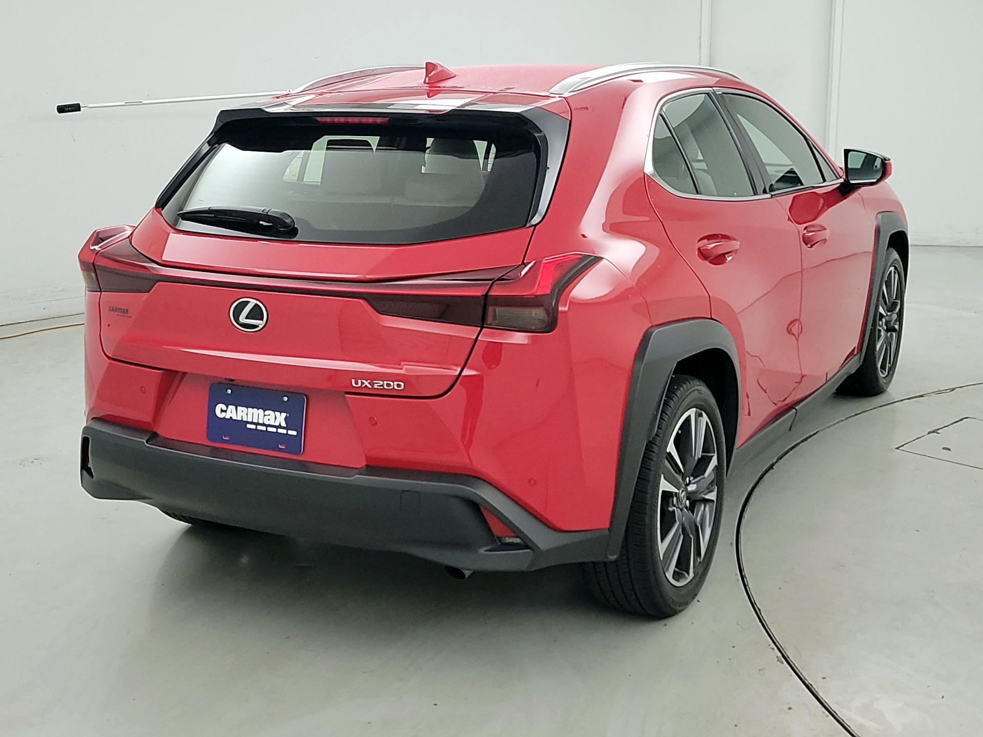 Thumbnail: 2019 Lexus UX - 5