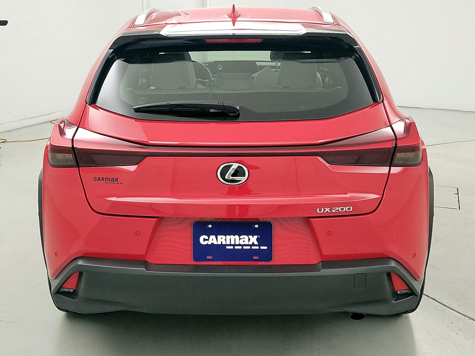 Thumbnail: 2019 Lexus UX - 6