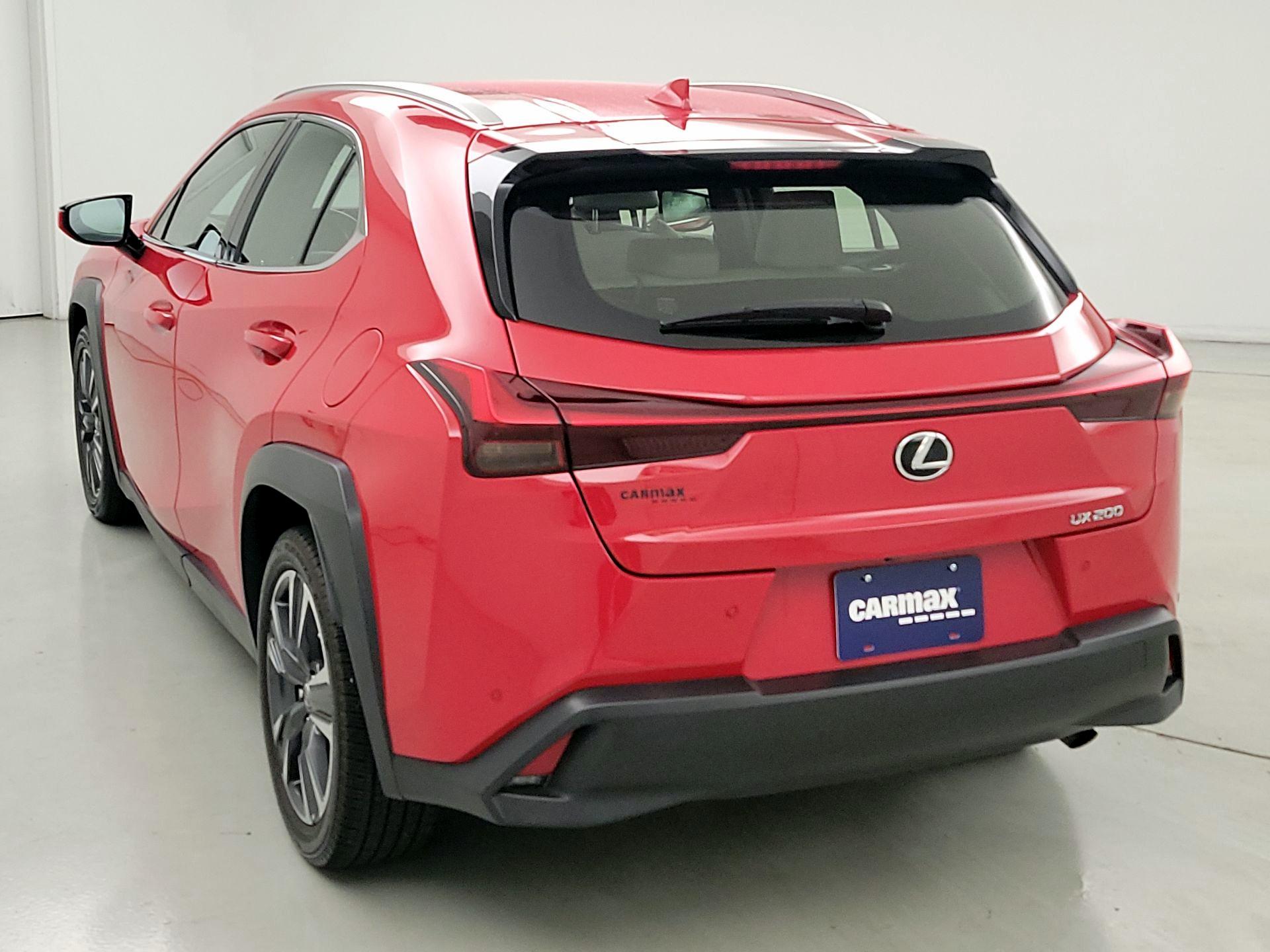 Thumbnail: 2019 Lexus UX - 7