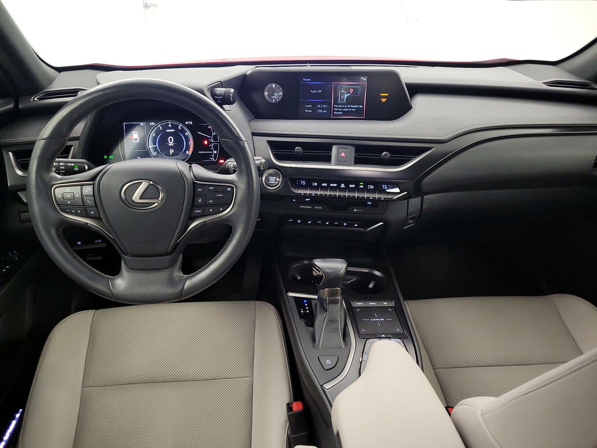 Thumbnail: 2019 Lexus UX - 8