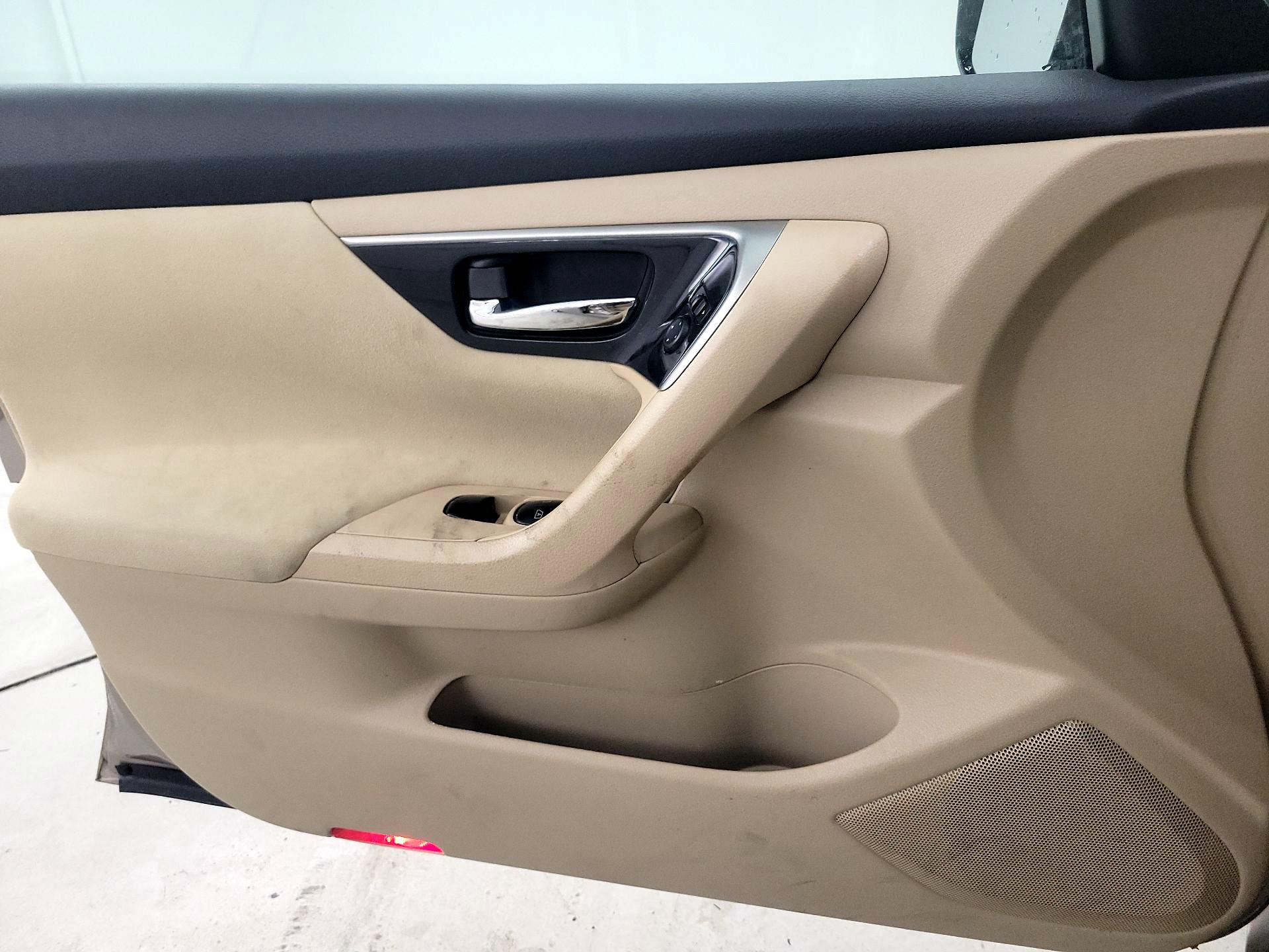 Thumbnail: 2014 Nissan Altima - 10