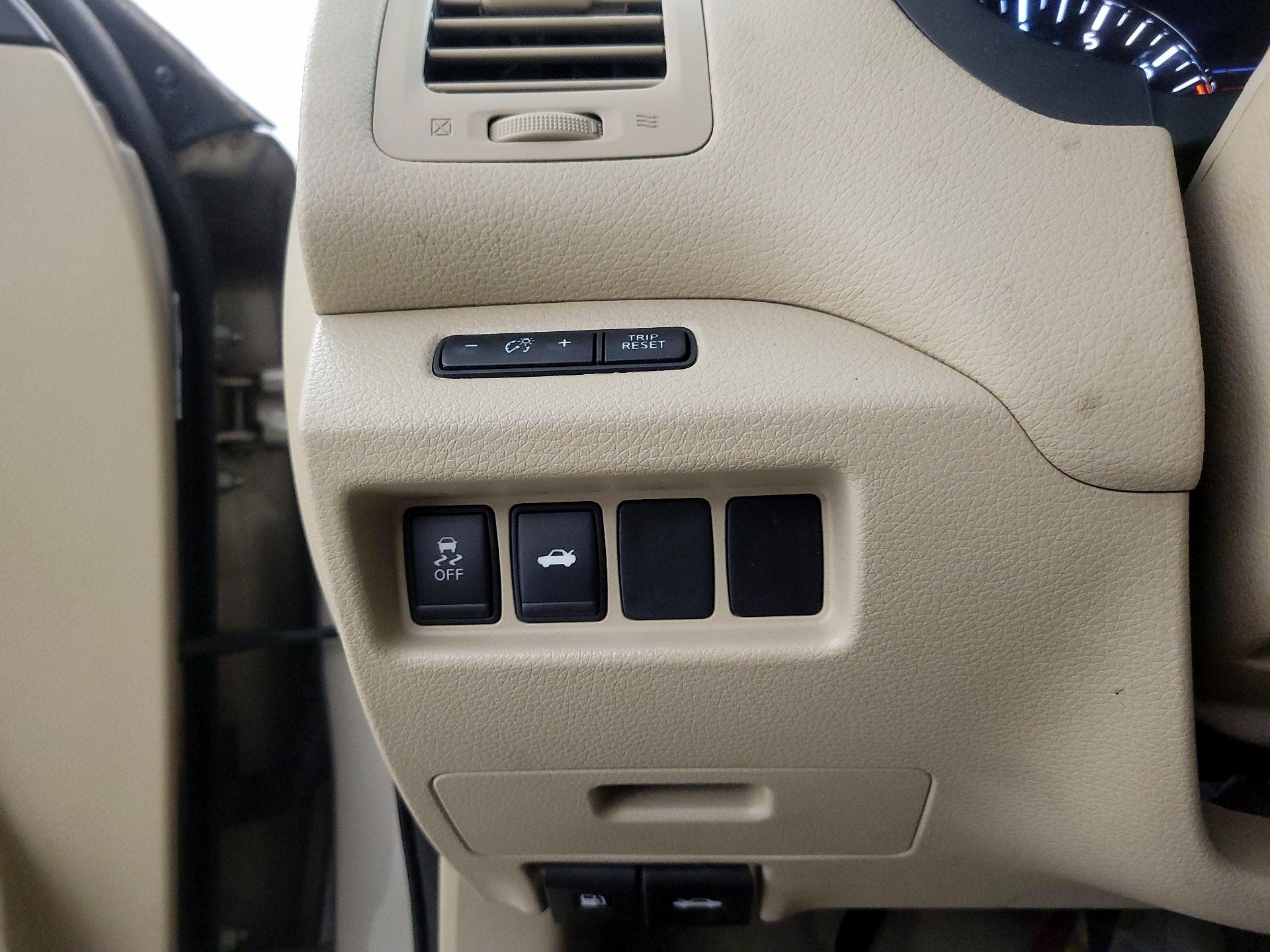 Thumbnail: 2014 Nissan Altima - 11