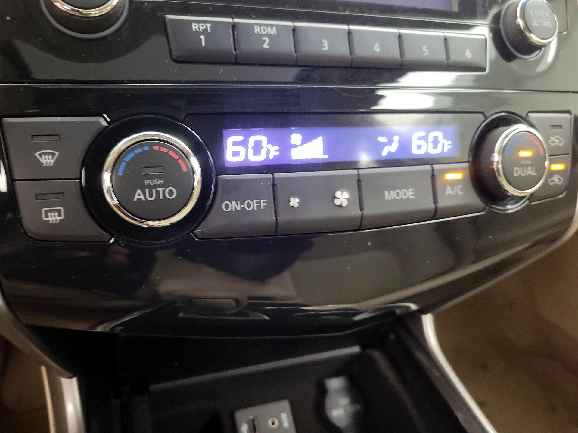 Thumbnail: 2014 Nissan Altima - 14