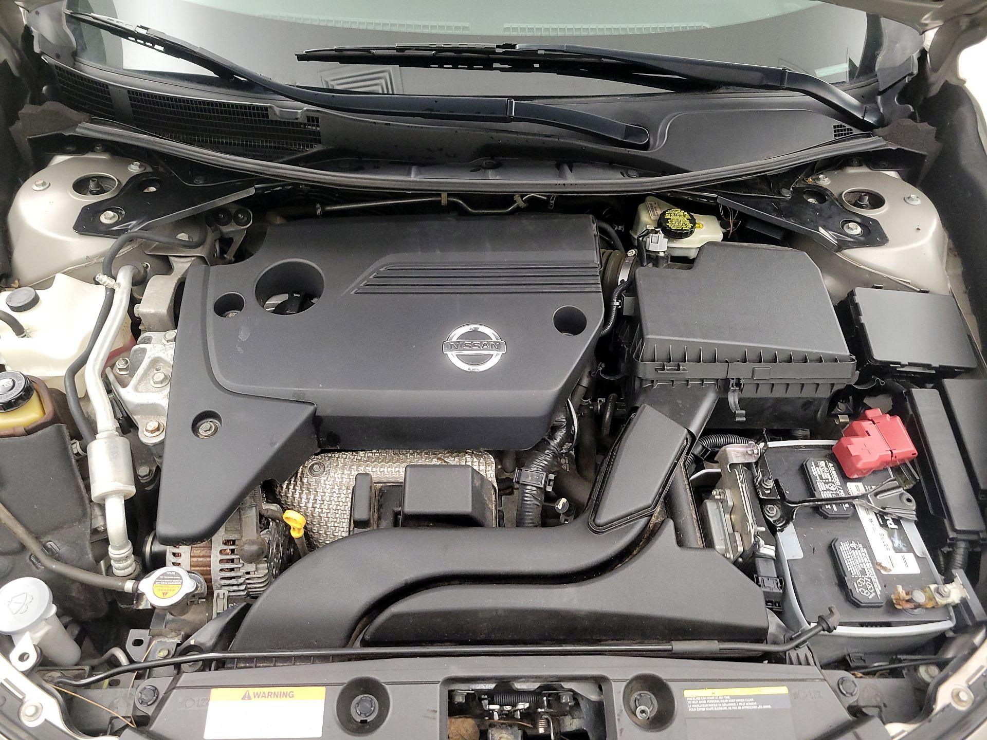 Thumbnail: 2014 Nissan Altima - 20