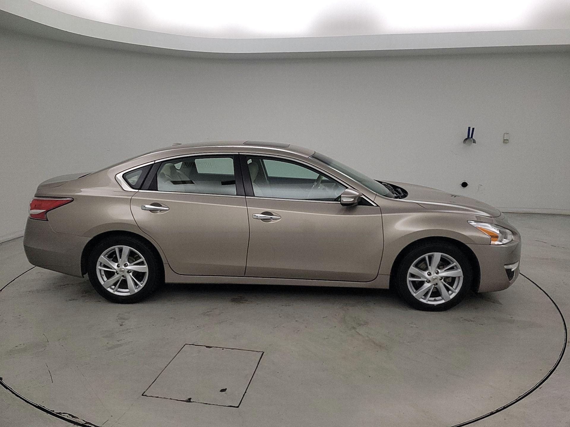 Thumbnail: 2014 Nissan Altima - 4