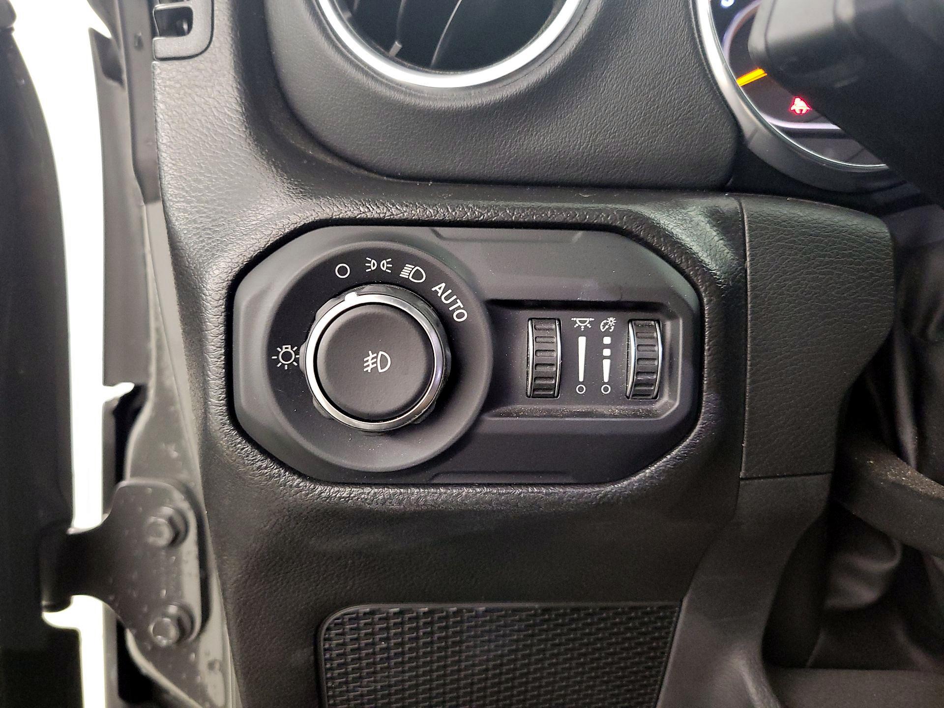 Thumbnail: 2022 Jeep Wrangler - 11