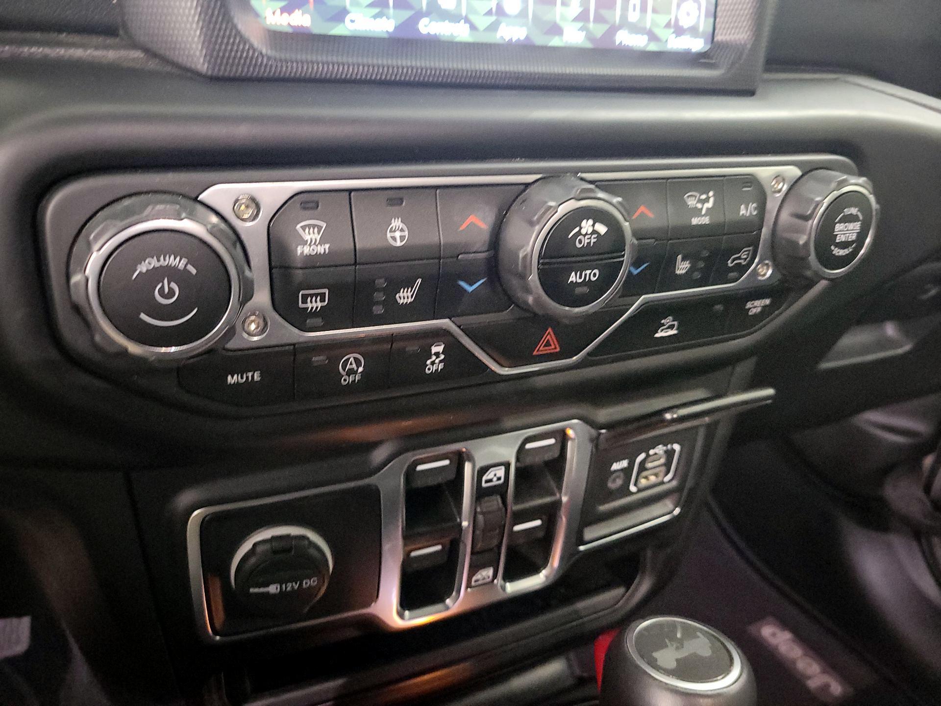 Thumbnail: 2022 Jeep Wrangler - 15