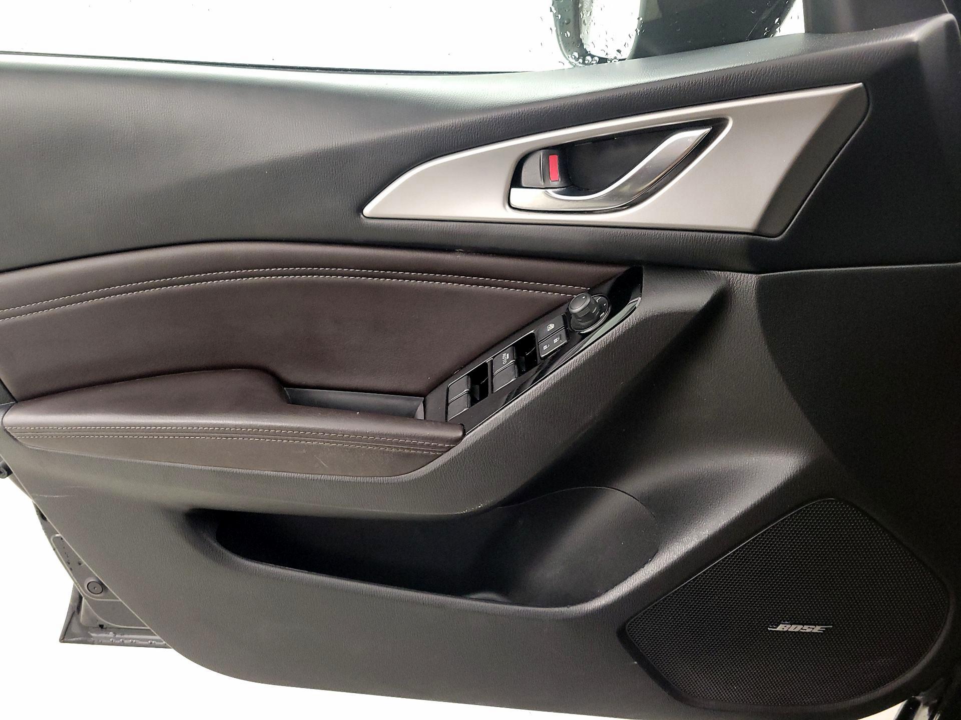 Thumbnail: 2018 Mazda Mazda3 - 10