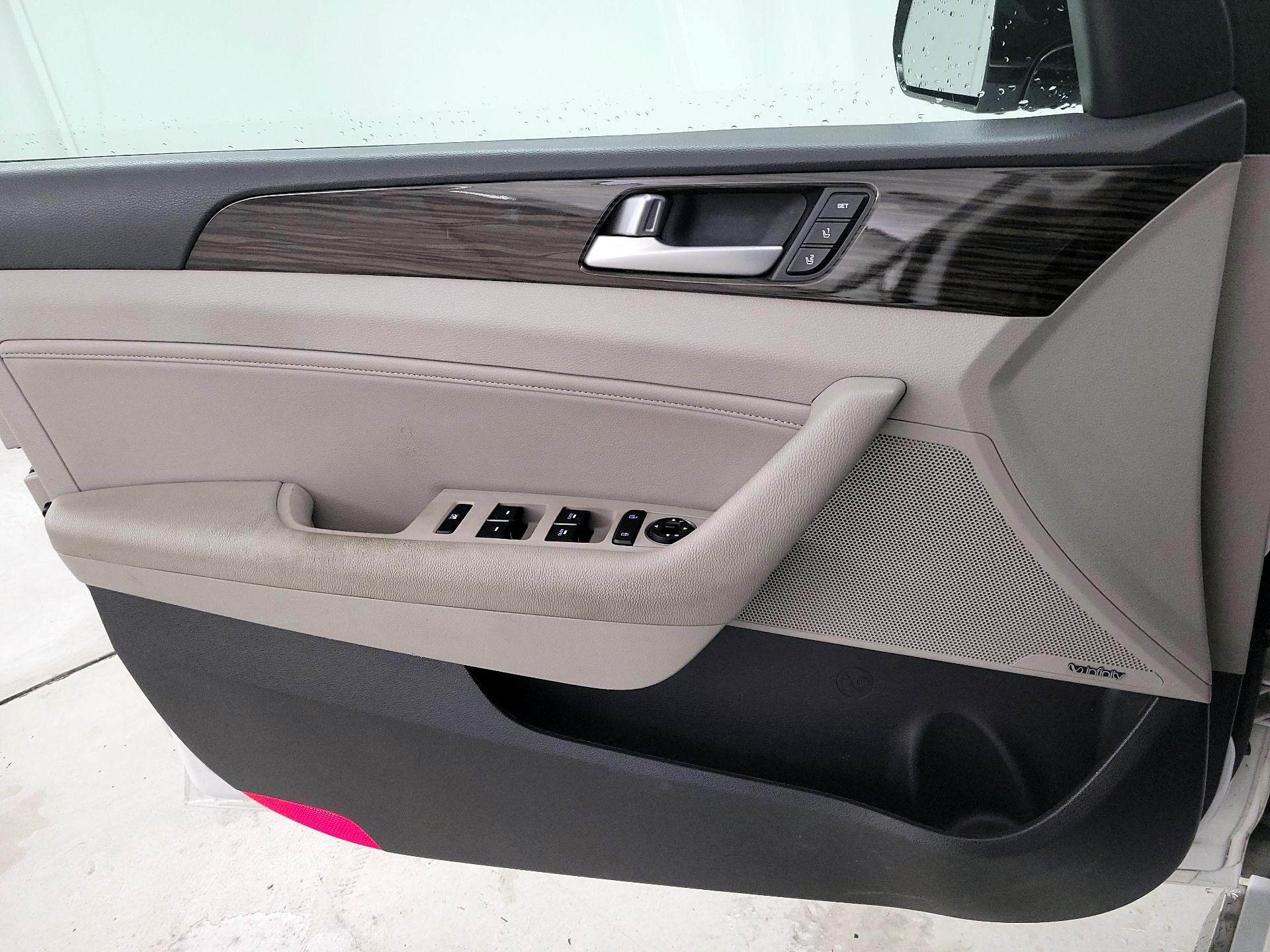 Thumbnail: 2016 Hyundai Sonata - 10