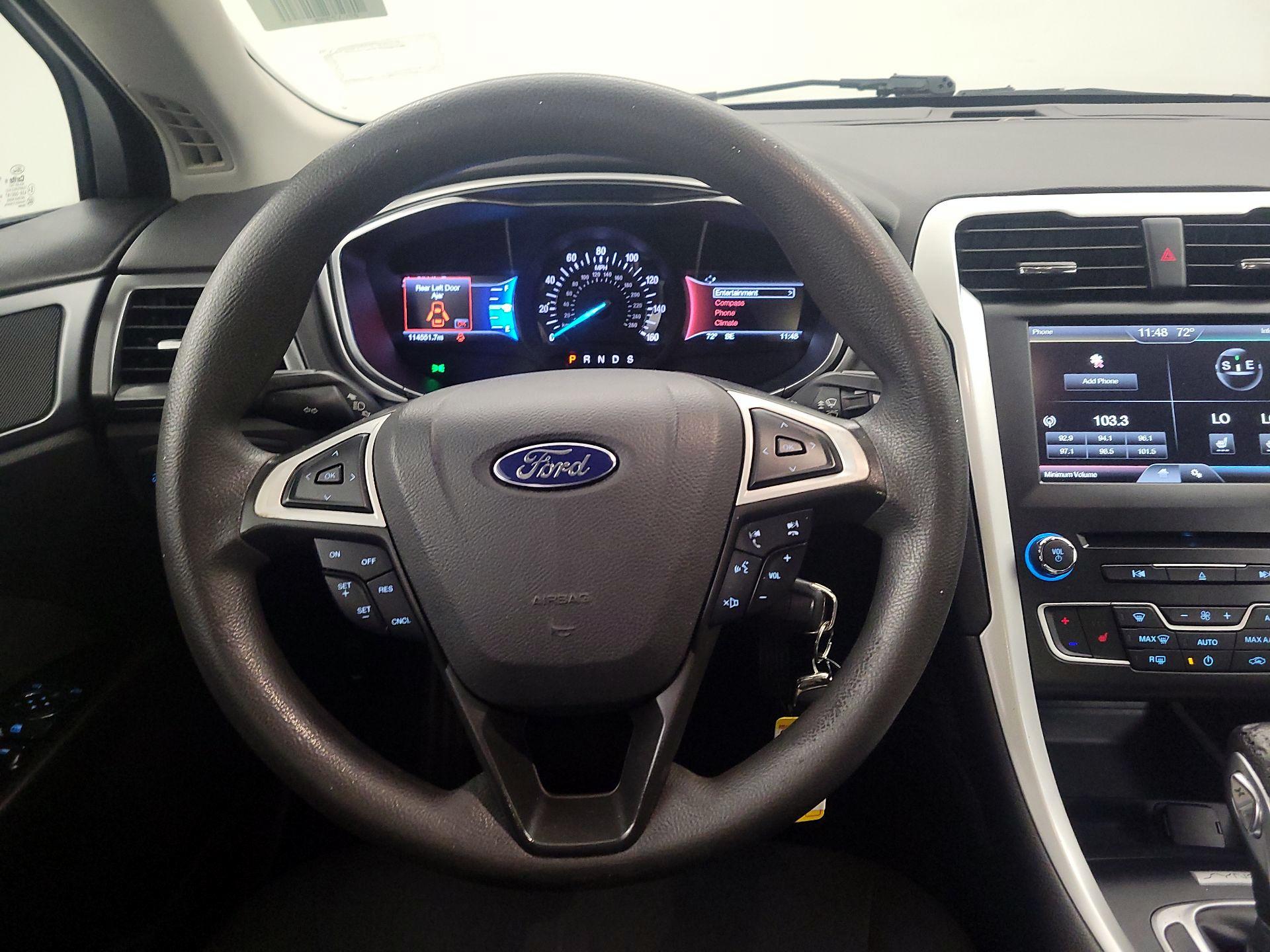Thumbnail: 2016 Ford Fusion - 10