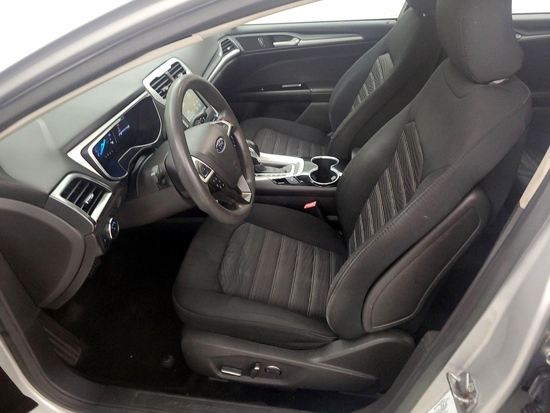 Thumbnail: 2016 Ford Fusion - 11