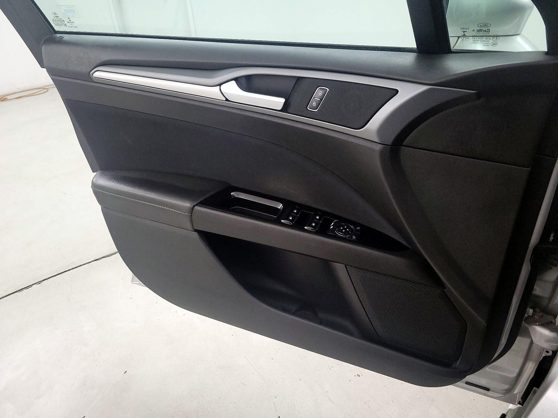 Thumbnail: 2016 Ford Fusion - 12