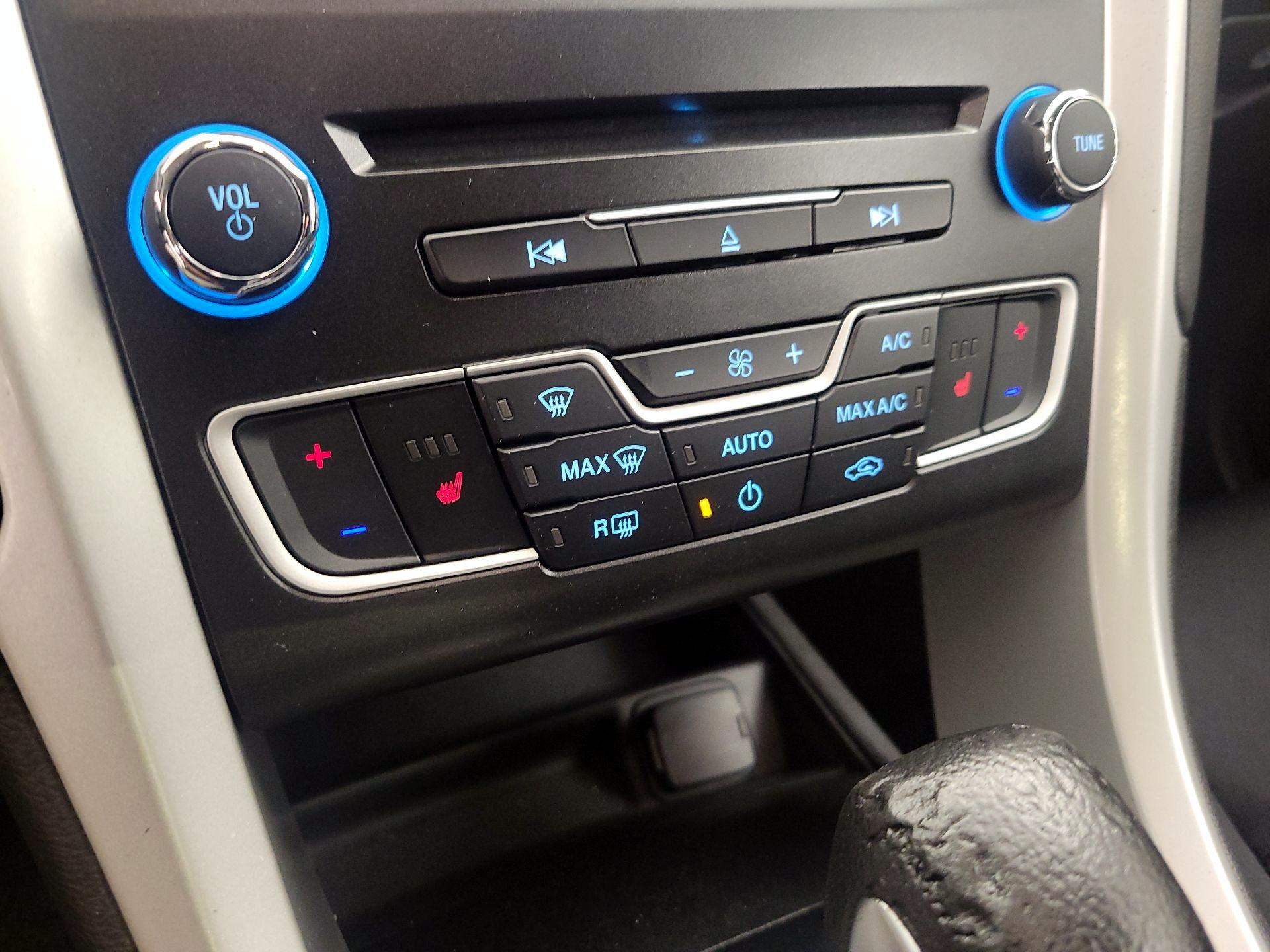 Thumbnail: 2016 Ford Fusion - 16
