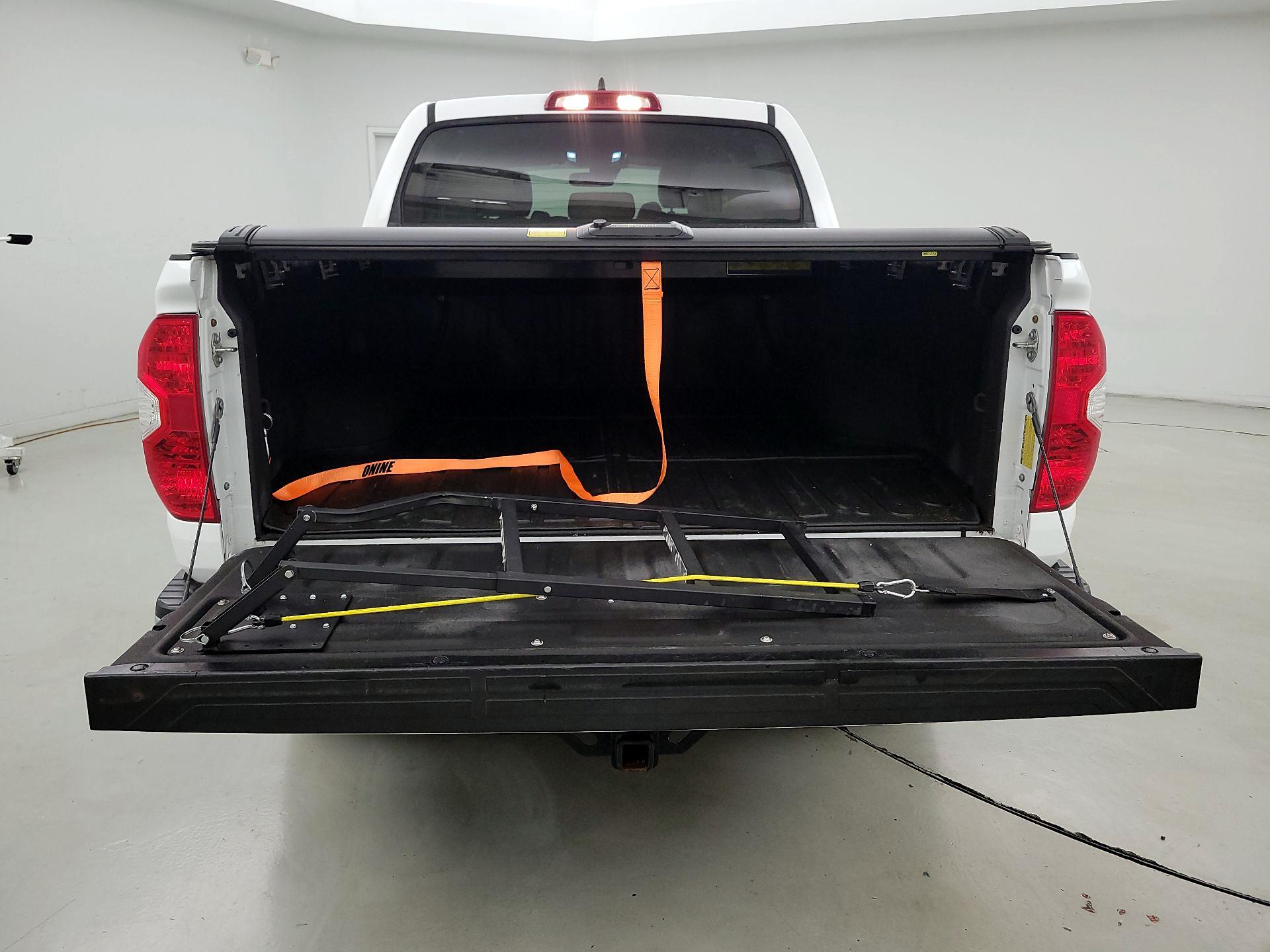 Thumbnail: 2021 Toyota Tundra - 18