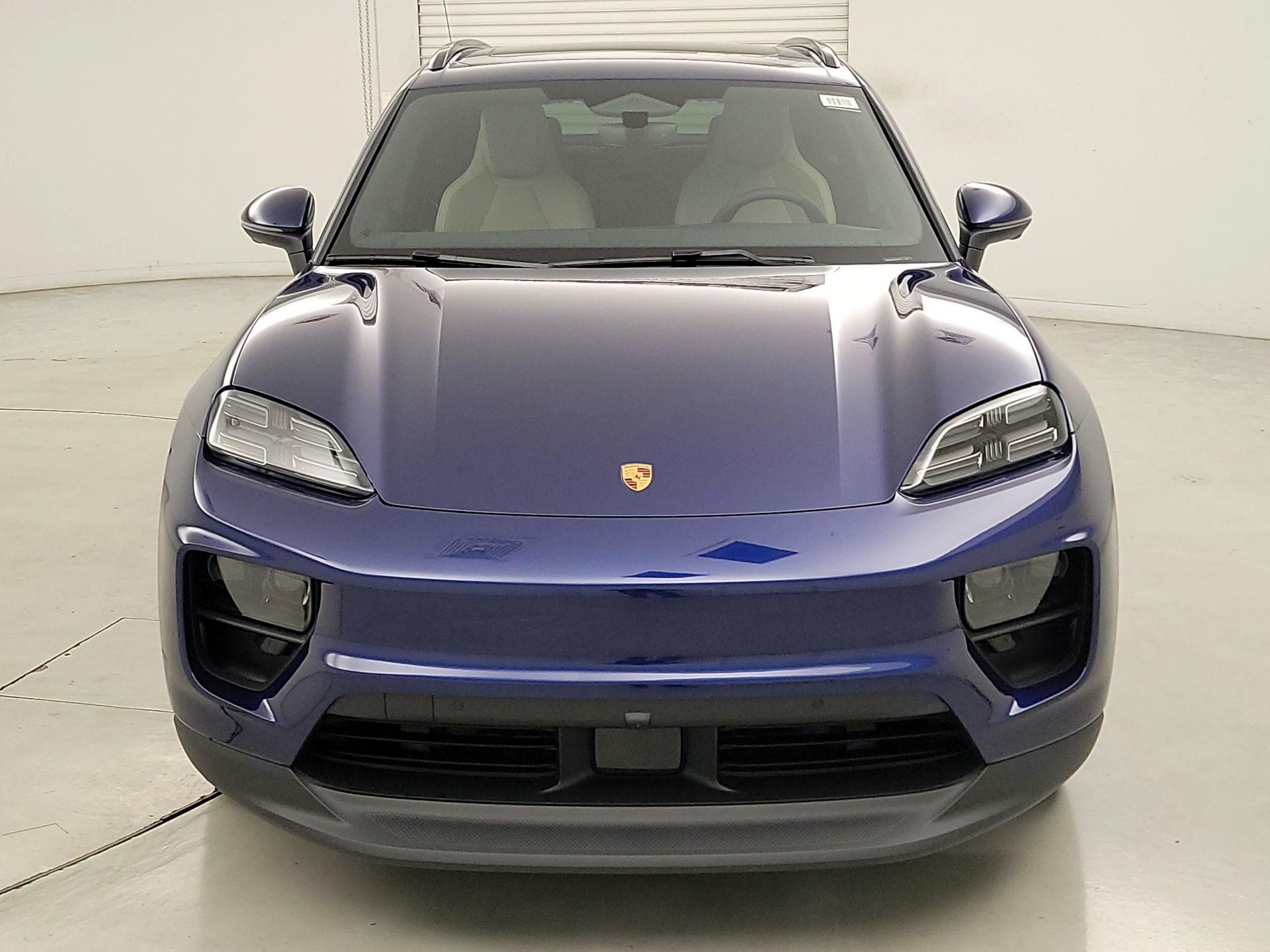 Thumbnail: 2025 Porsche Macan - 2