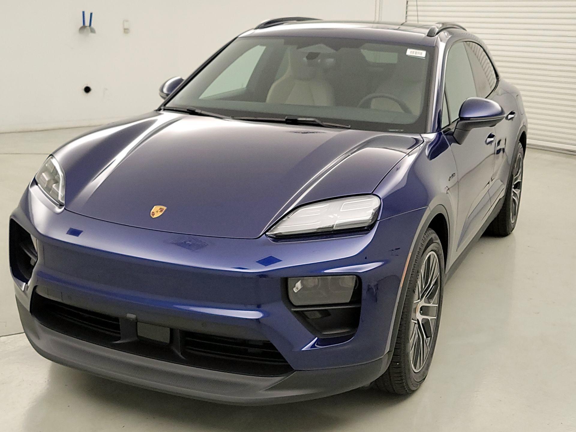Thumbnail: 2025 Porsche Macan - 3