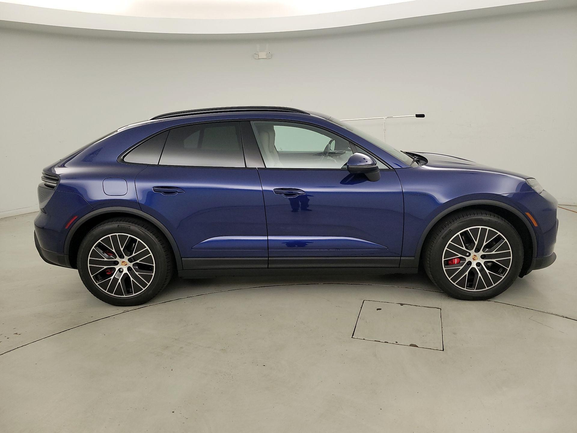 Thumbnail: 2025 Porsche Macan - 4