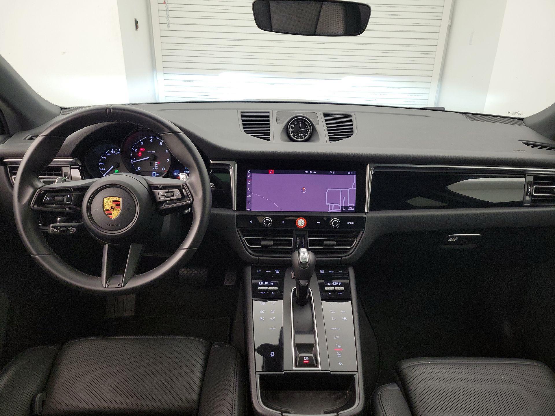 Thumbnail: 2022 Porsche Macan - 9