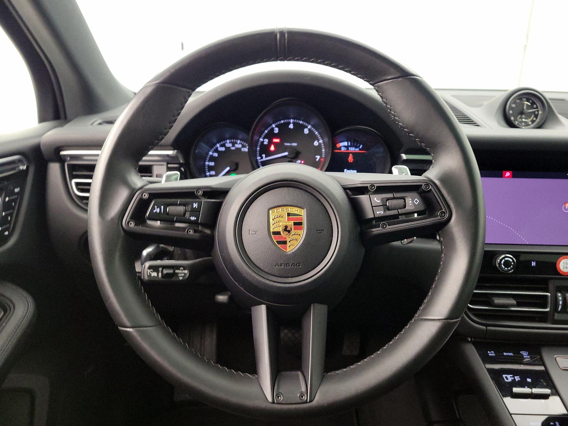 Thumbnail: 2022 Porsche Macan - 10