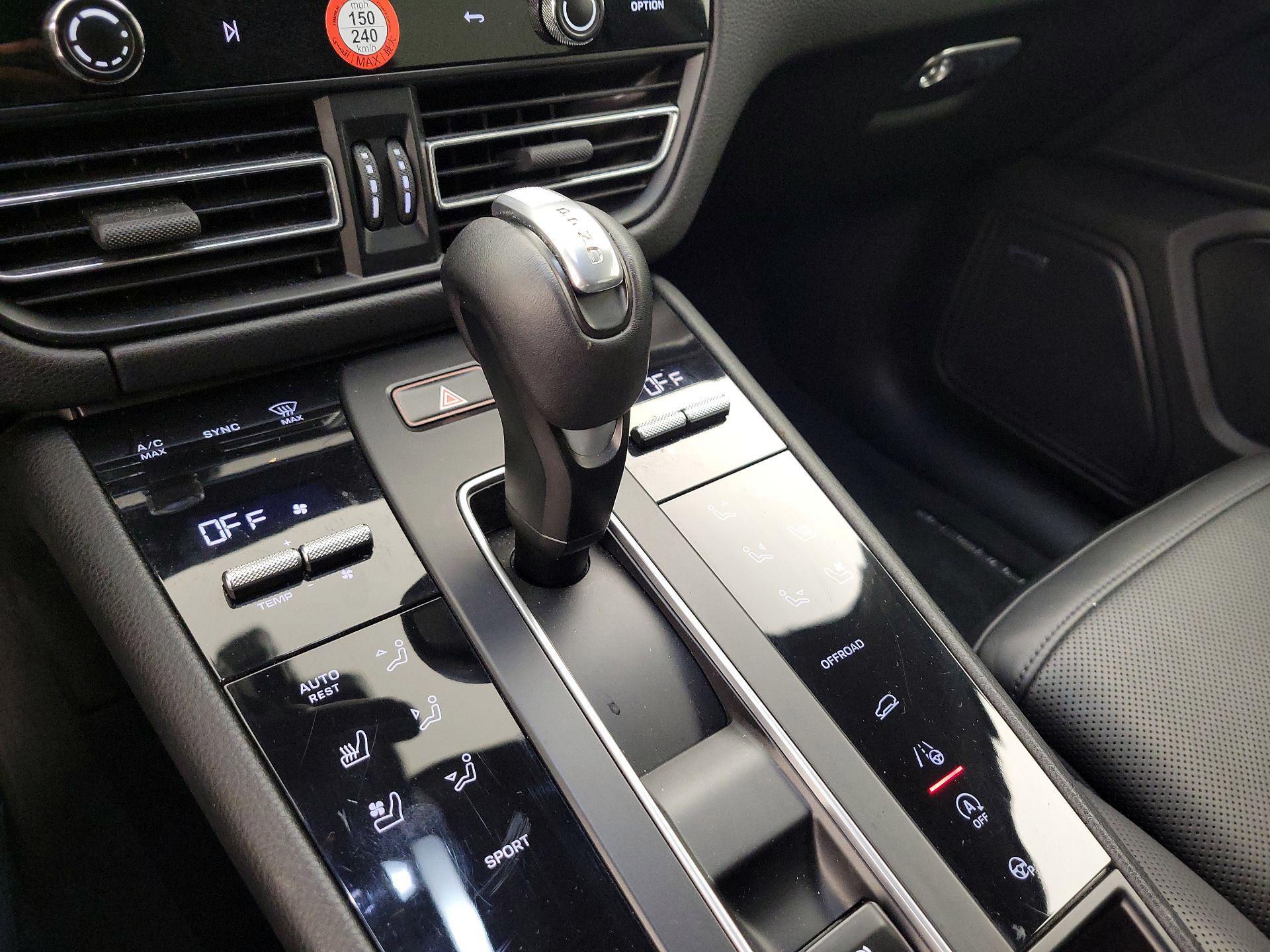 Thumbnail: 2022 Porsche Macan - 18