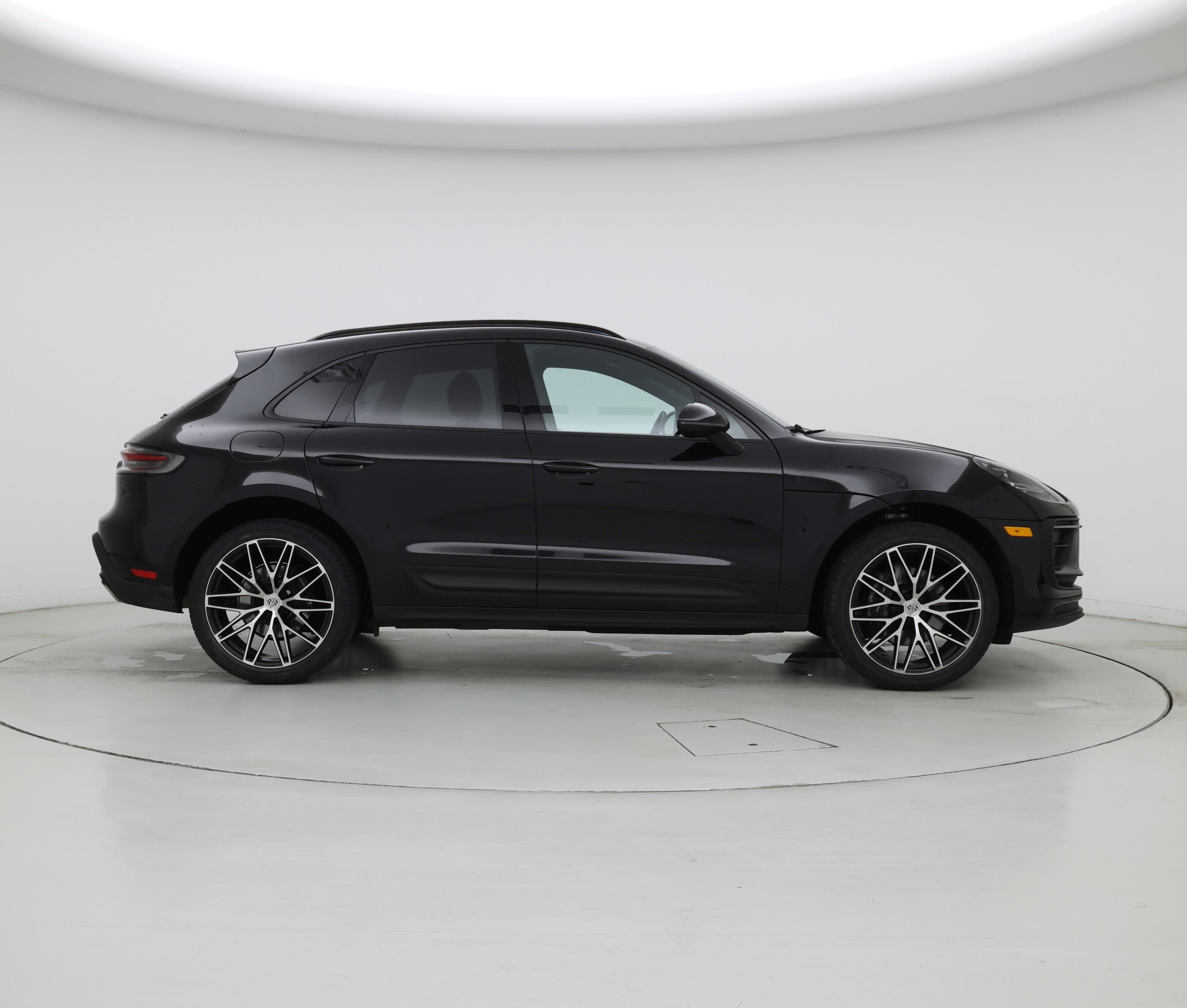 Thumbnail: 2022 Porsche Macan - 7