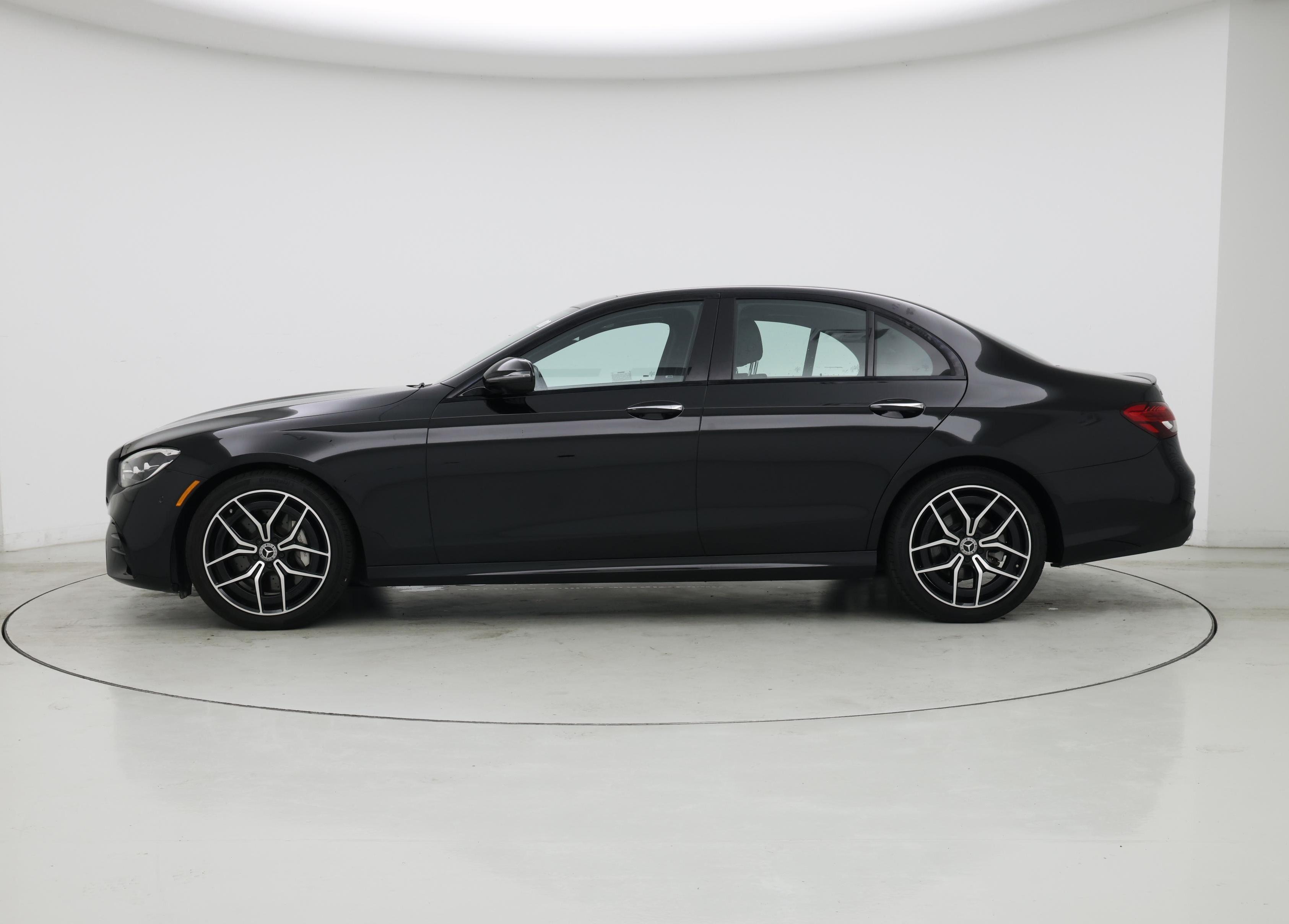Thumbnail: 2022 Mercedes-Benz E-Class - 3