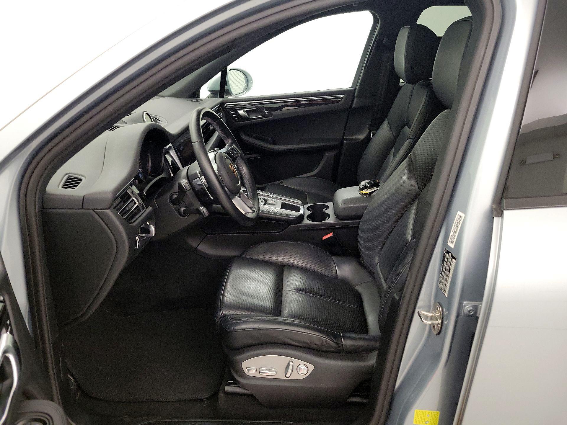 Thumbnail: 2021 Porsche Macan - 11