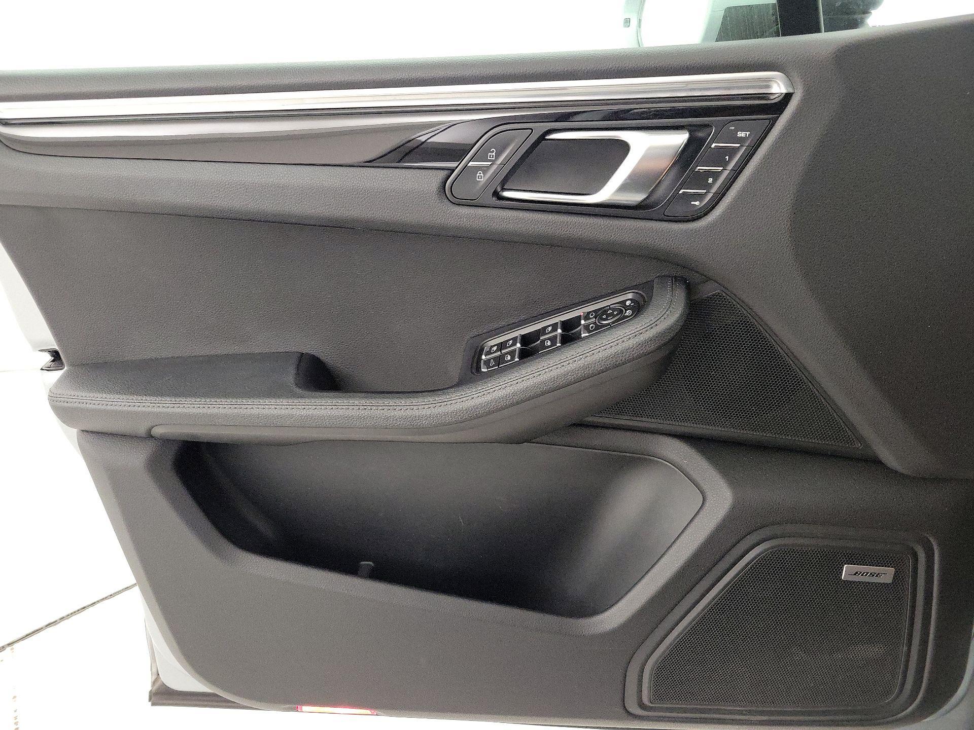 Thumbnail: 2021 Porsche Macan - 12