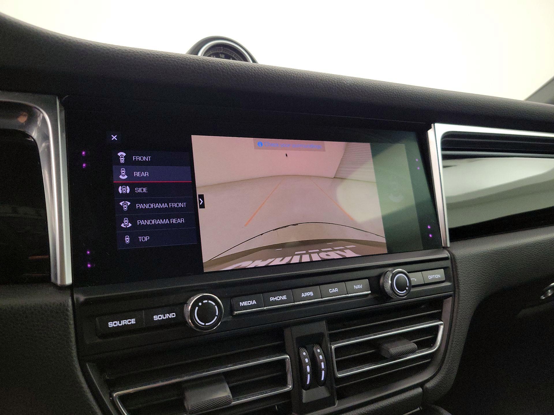 Thumbnail: 2021 Porsche Macan - 14