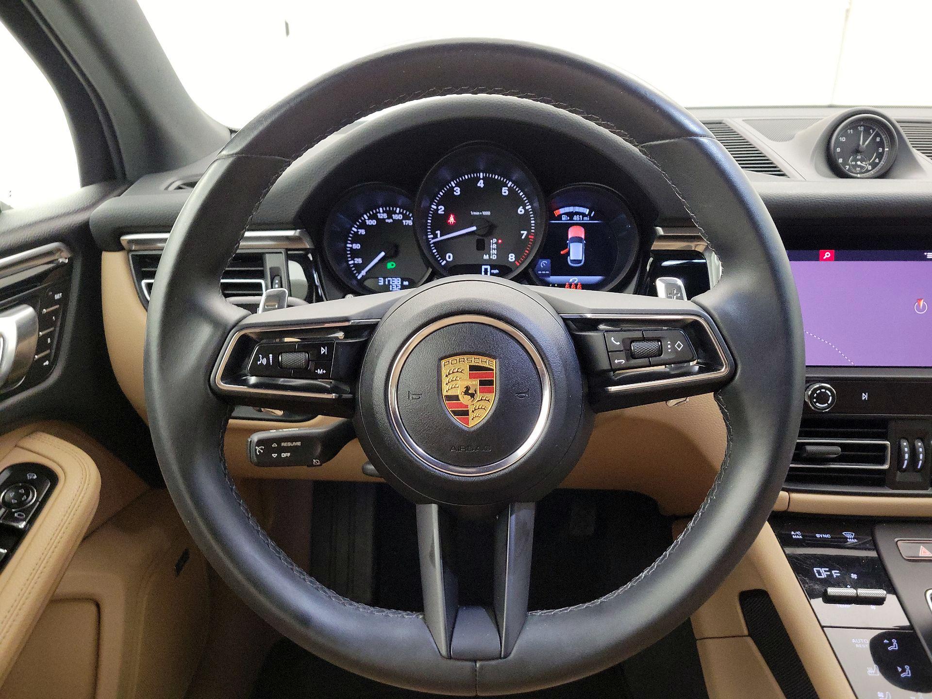 Thumbnail: 2022 Porsche Macan - 10