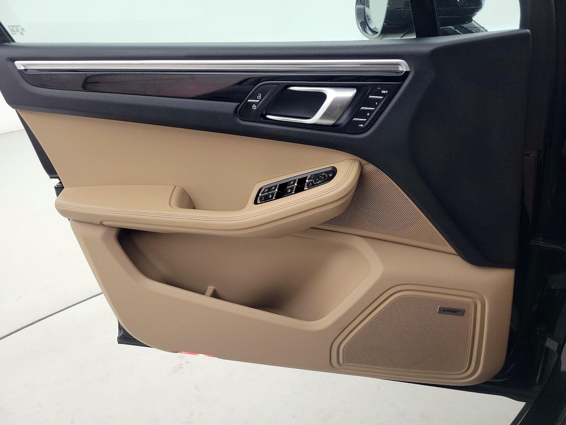Thumbnail: 2022 Porsche Macan - 12