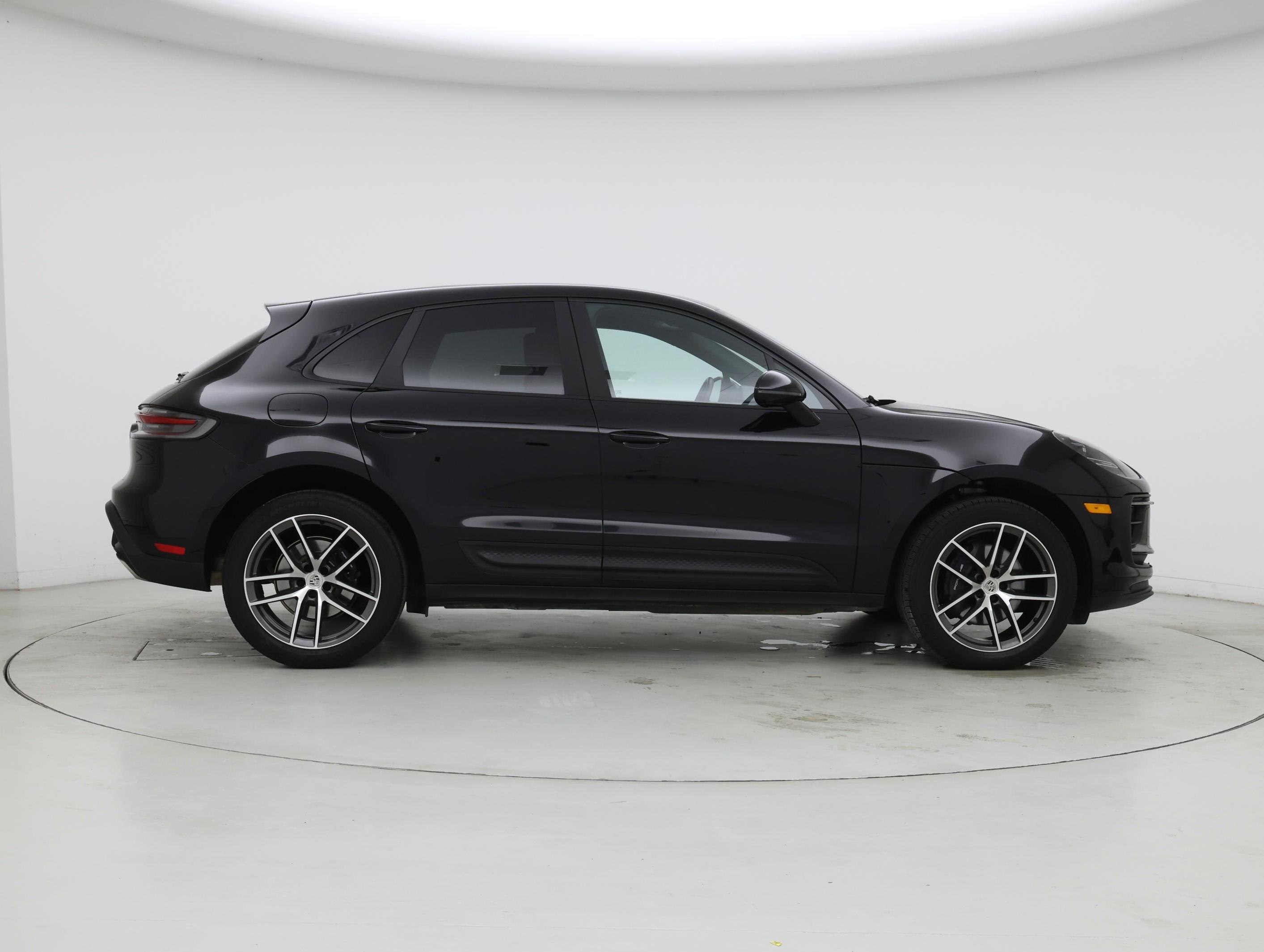 Thumbnail: 2022 Porsche Macan - 7