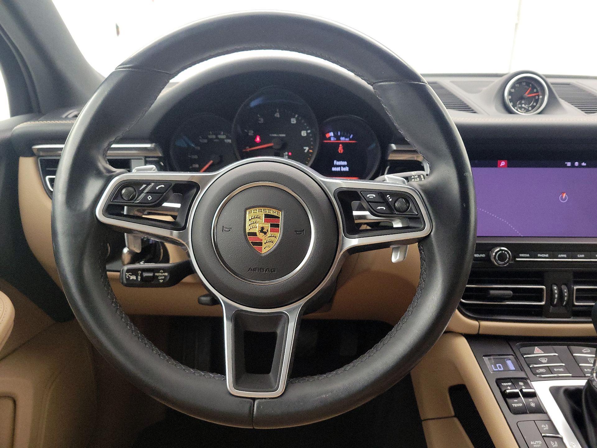 Thumbnail: 2021 Porsche Macan - 10