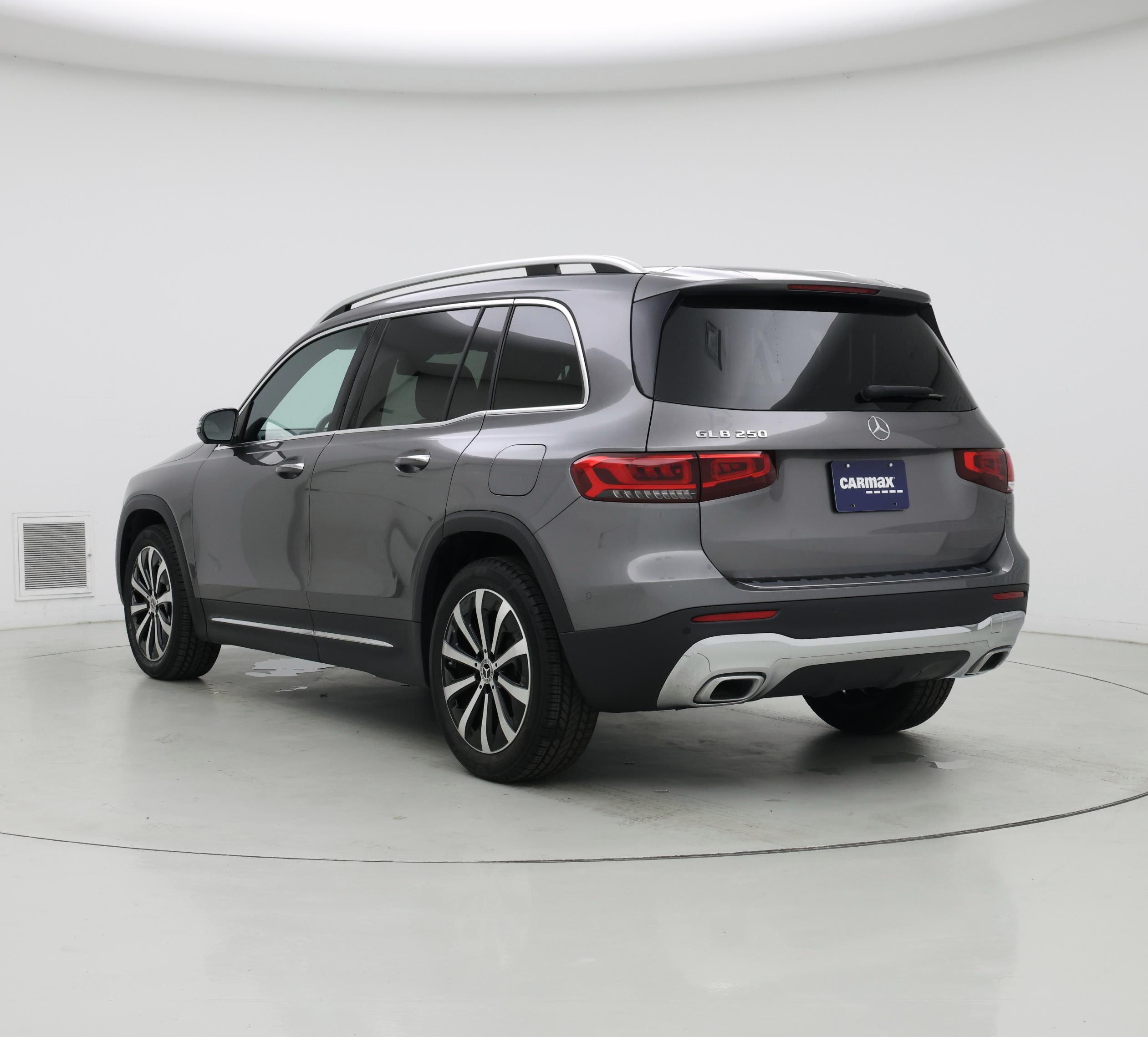 Thumbnail: 2021 Mercedes-Benz GLB - 2