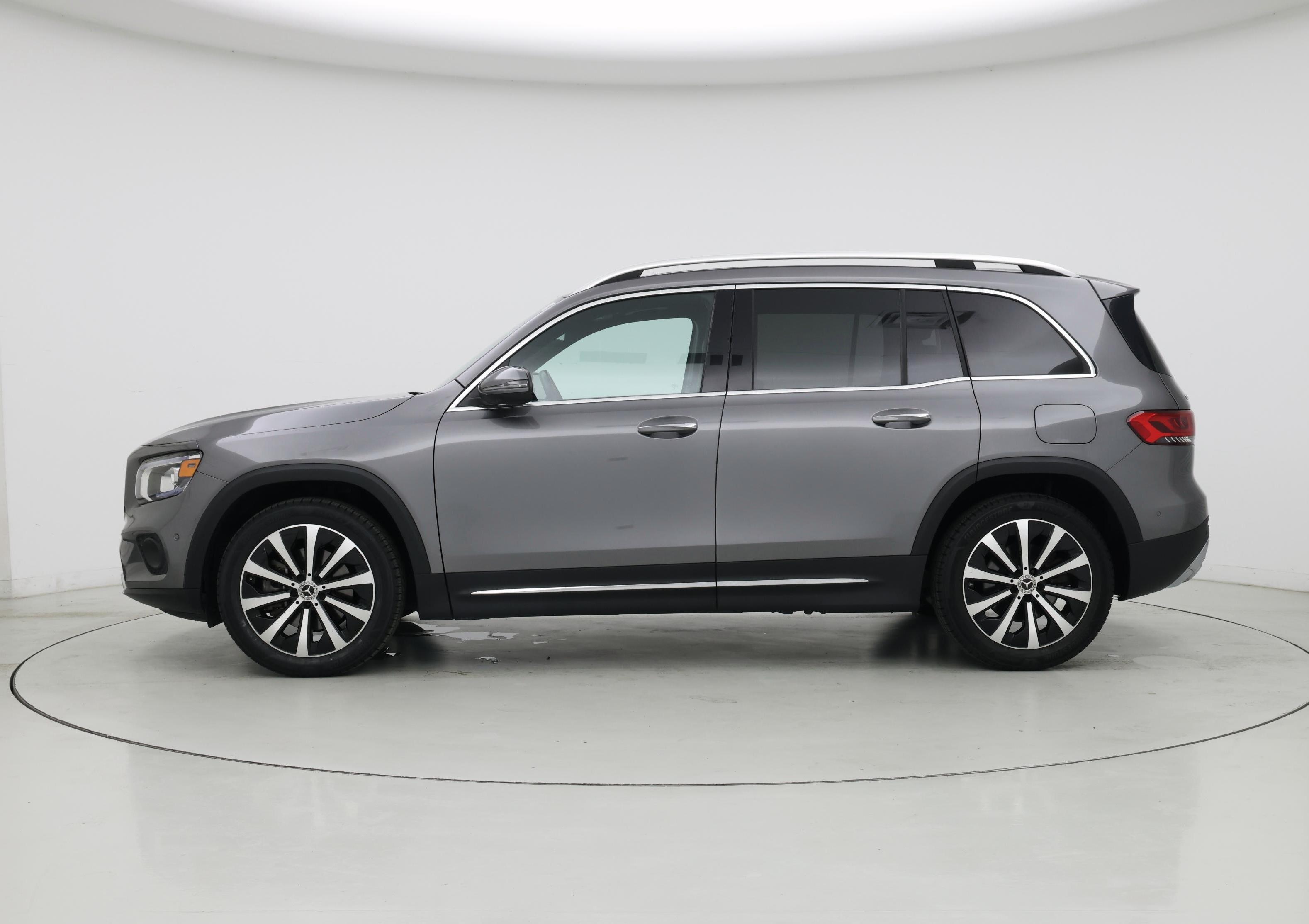 Thumbnail: 2021 Mercedes-Benz GLB - 3
