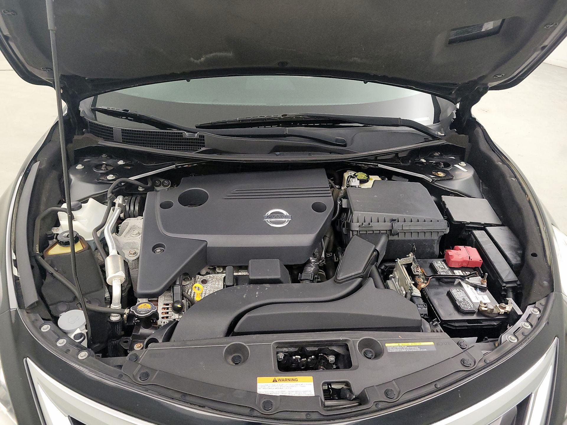 Thumbnail: 2015 Nissan Altima - 20