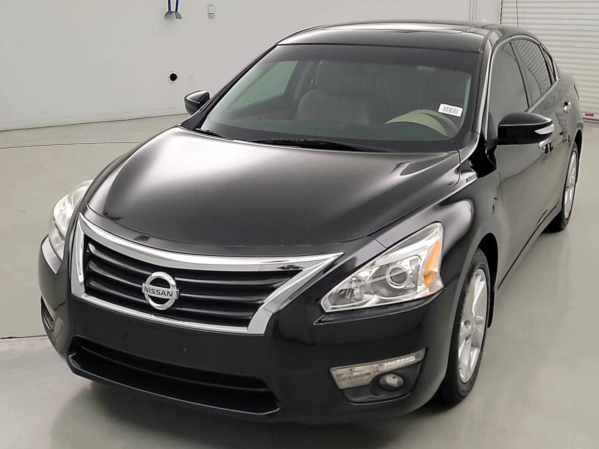 Thumbnail: 2015 Nissan Altima - 3