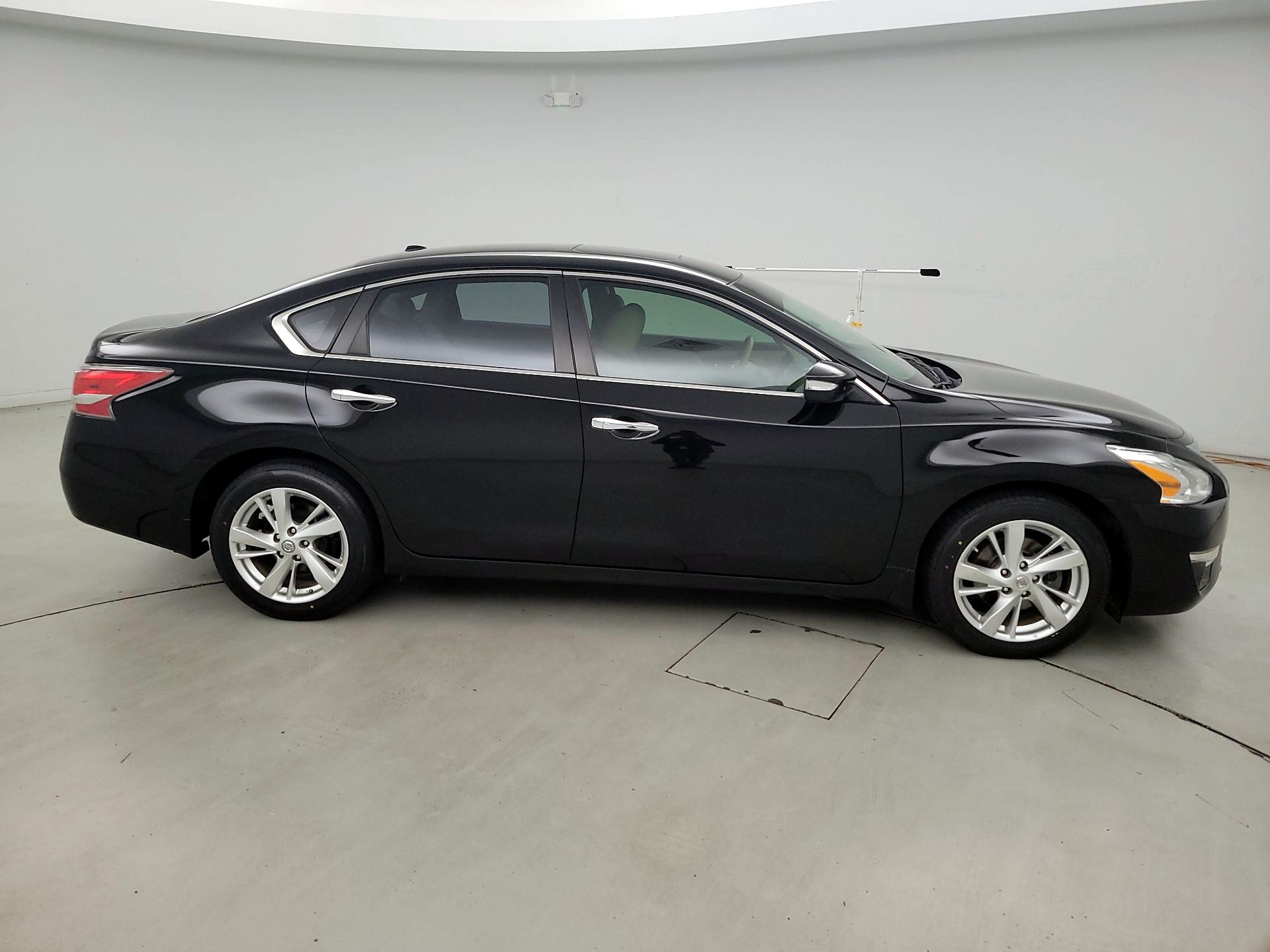 Thumbnail: 2015 Nissan Altima - 4