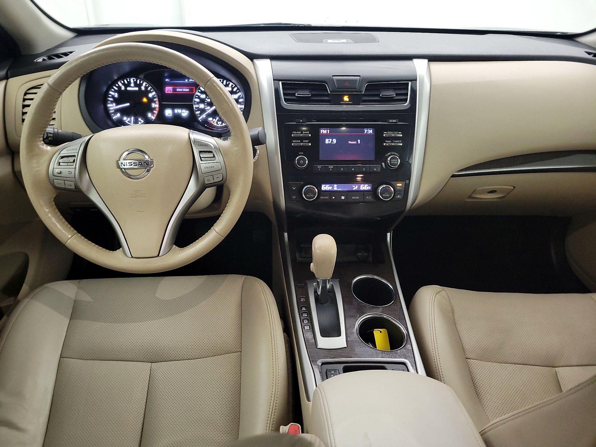 Thumbnail: 2015 Nissan Altima - 8