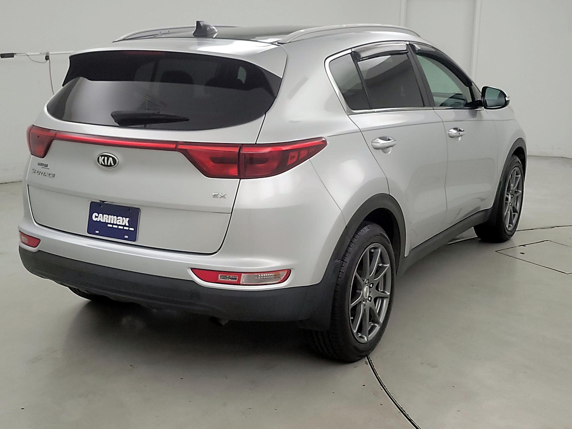 Thumbnail: 2017 Kia Sportage - 5