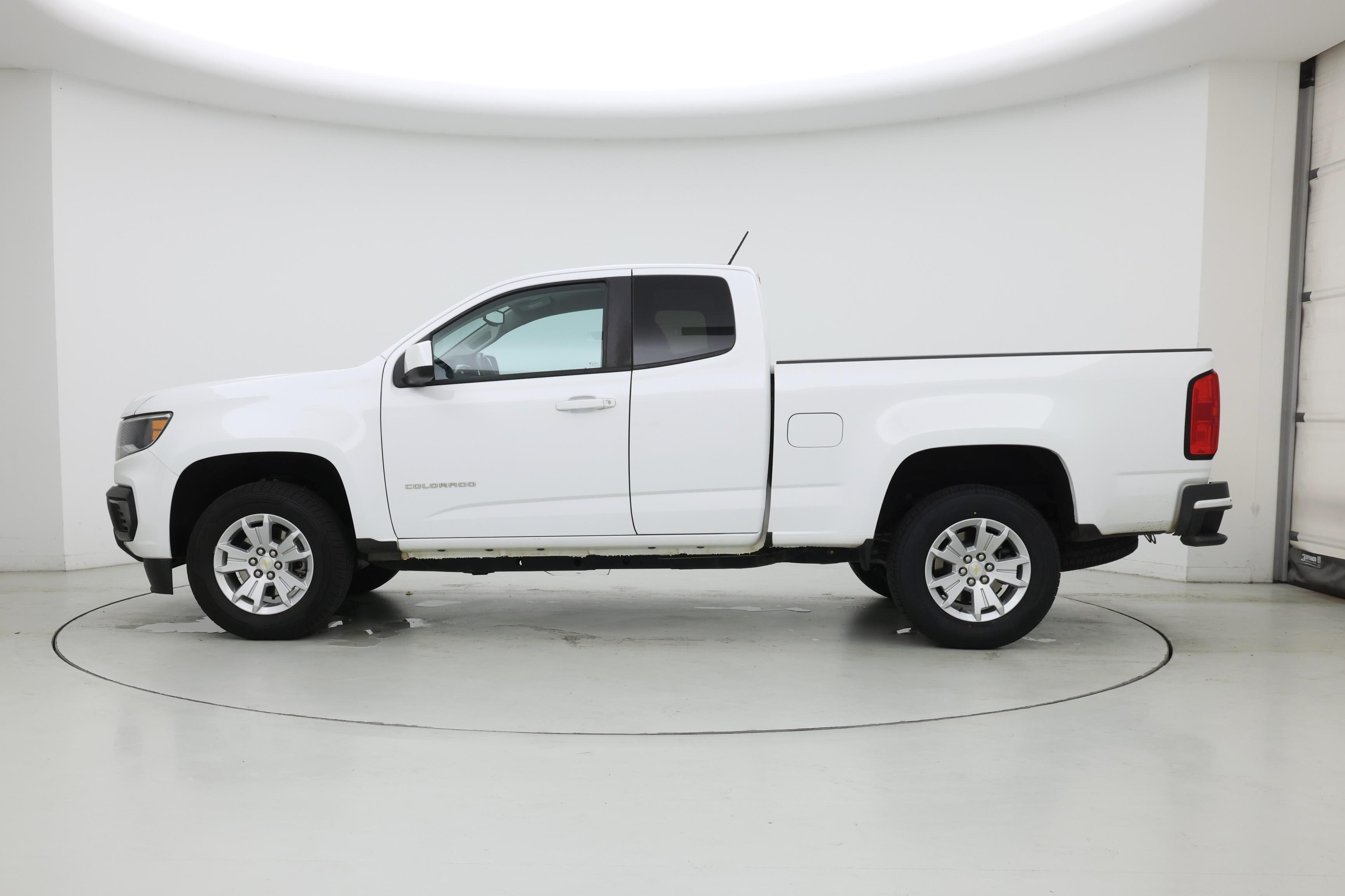 Thumbnail: 2022 Chevrolet Colorado - 3