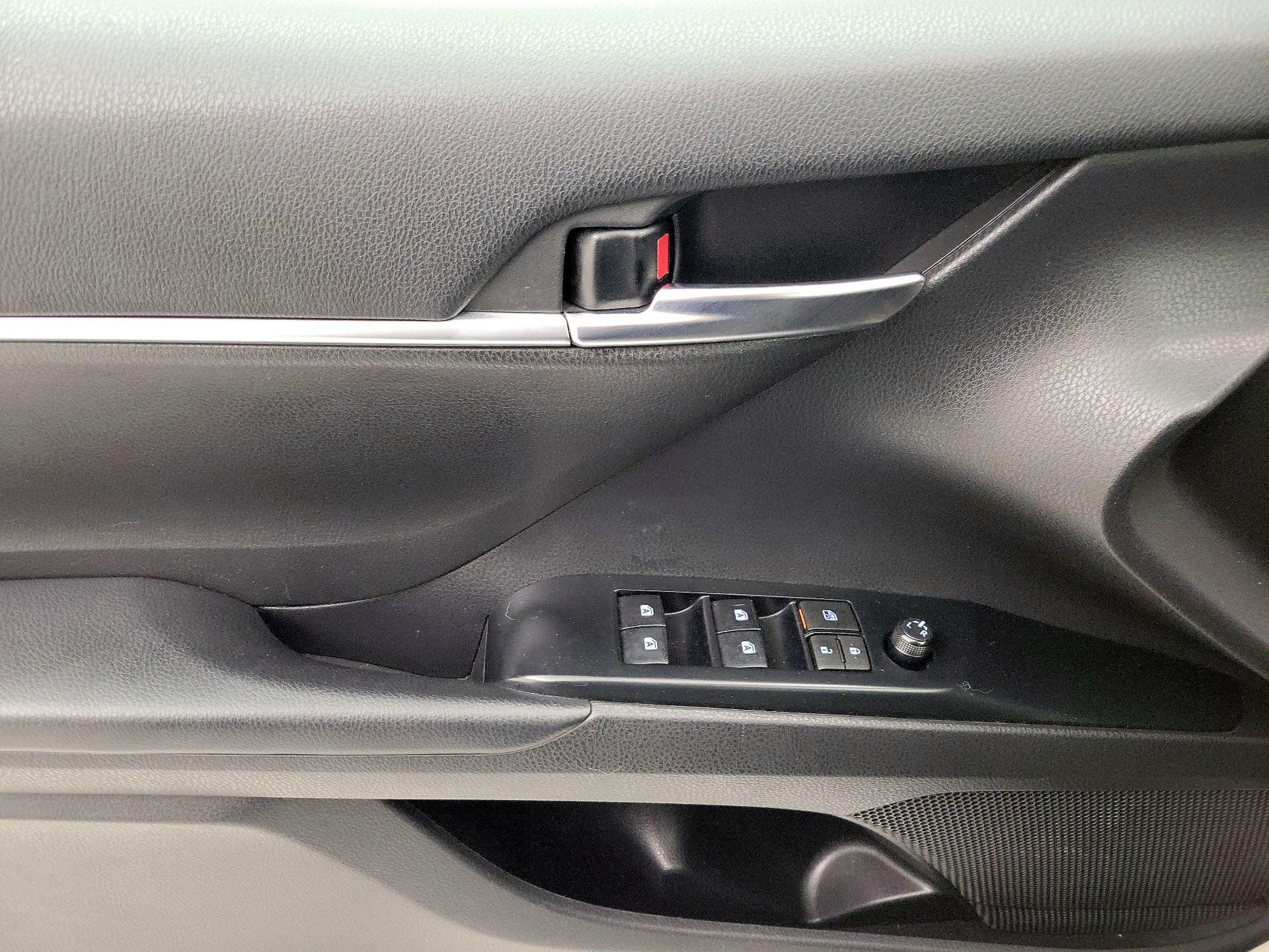 Thumbnail: 2020 Toyota Camry - 12