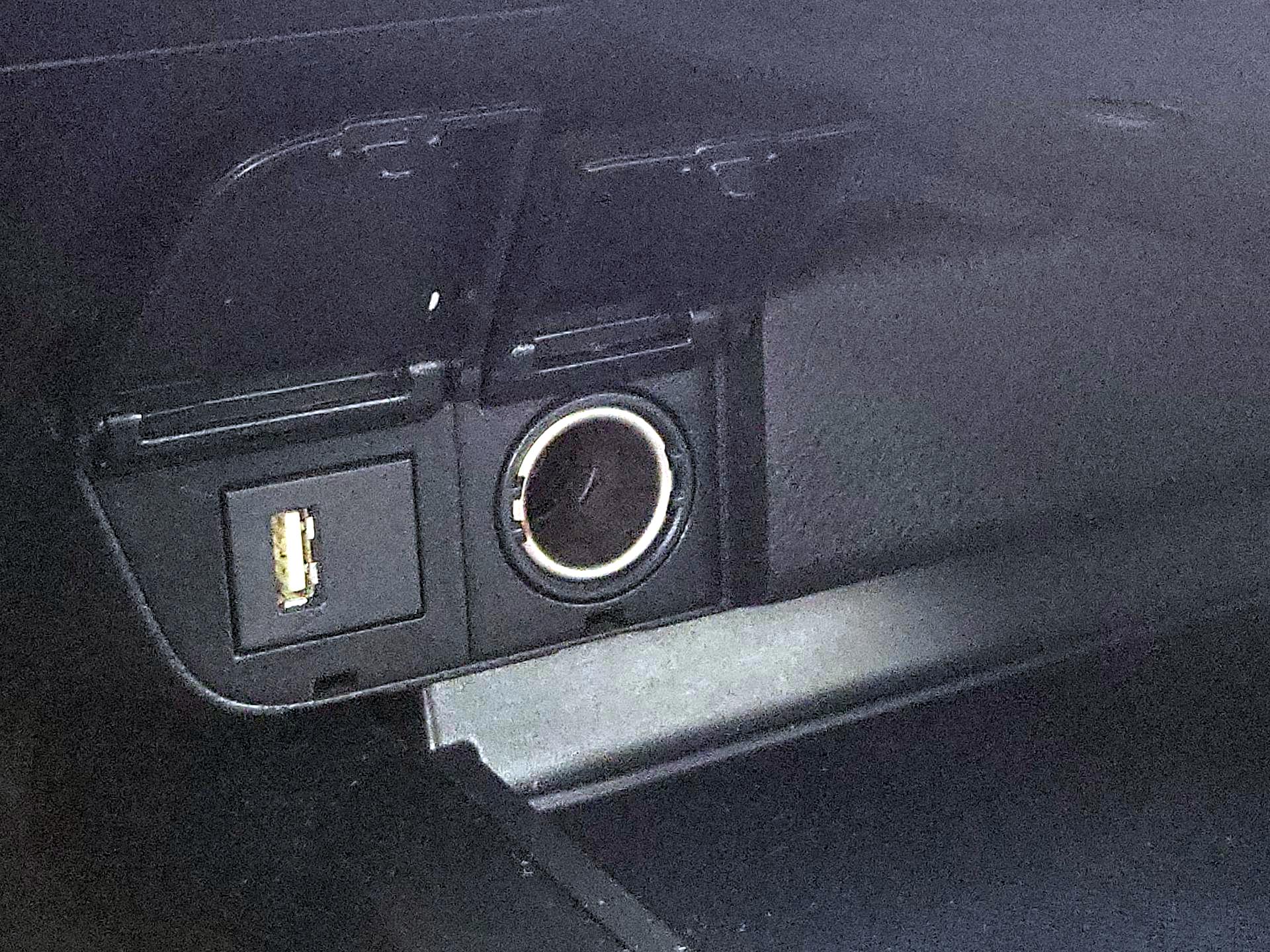 Thumbnail: 2020 Toyota Camry - 18