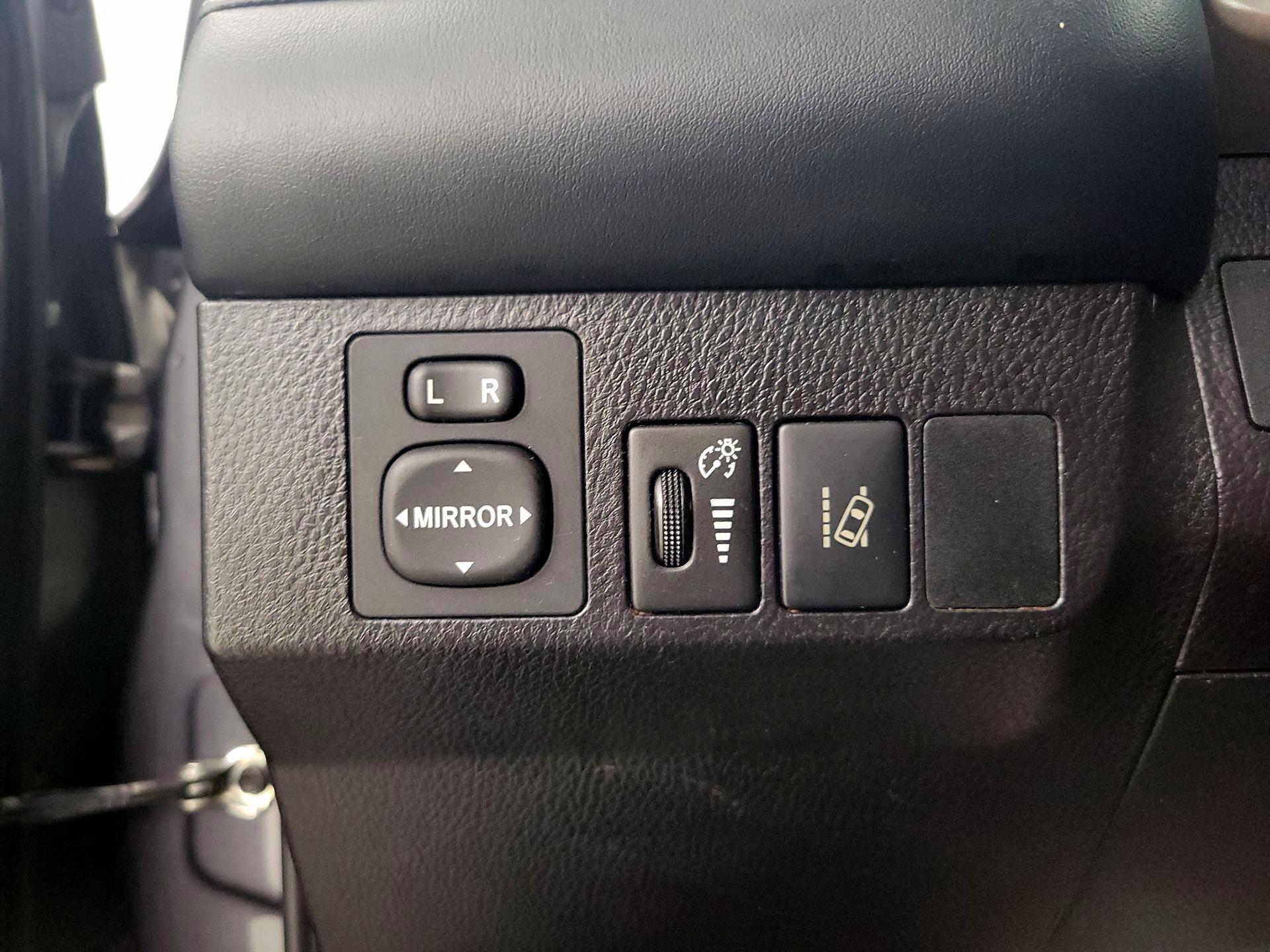 Thumbnail: 2018 Toyota RAV4 - 11