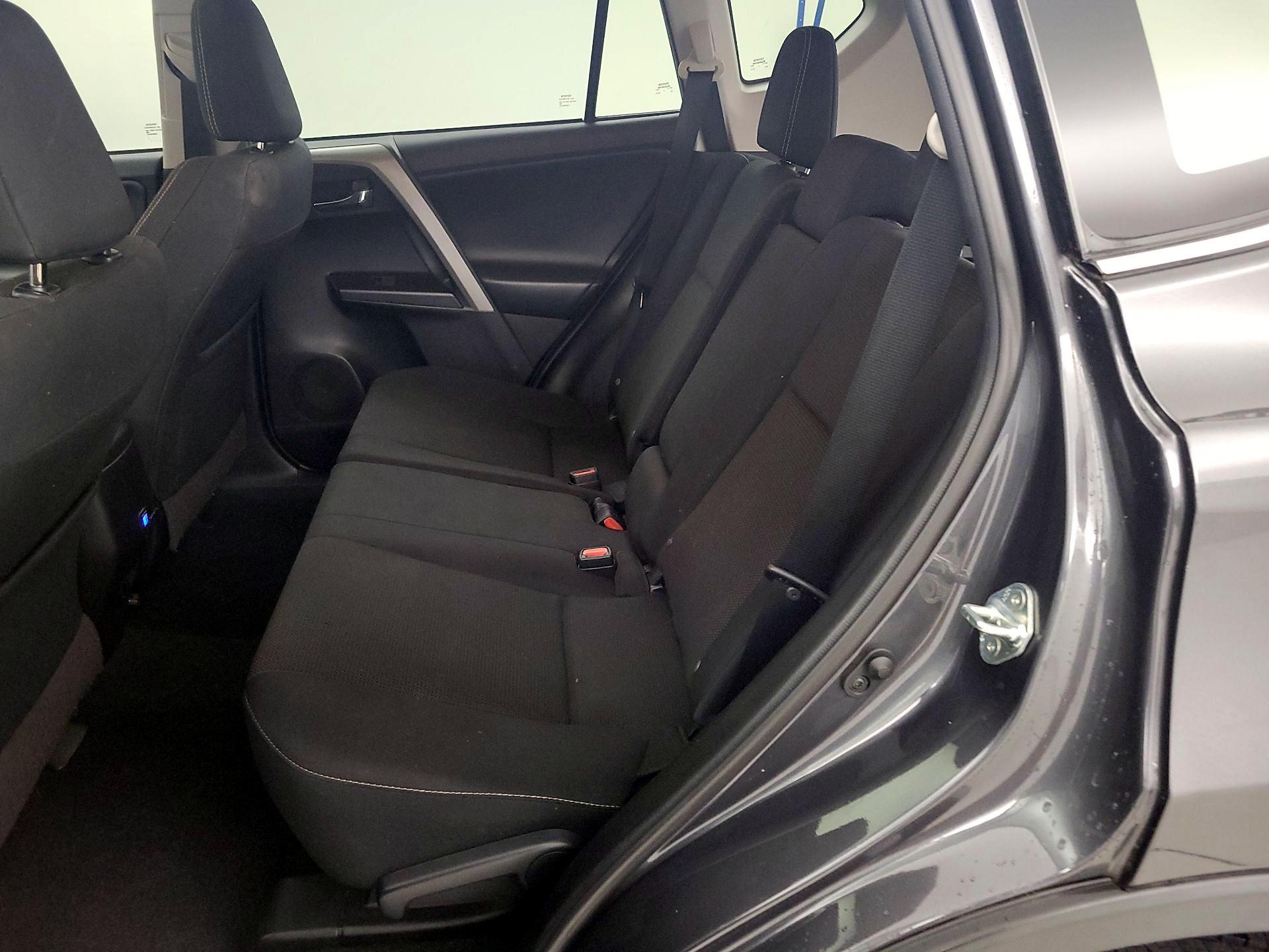 Thumbnail: 2018 Toyota RAV4 - 18
