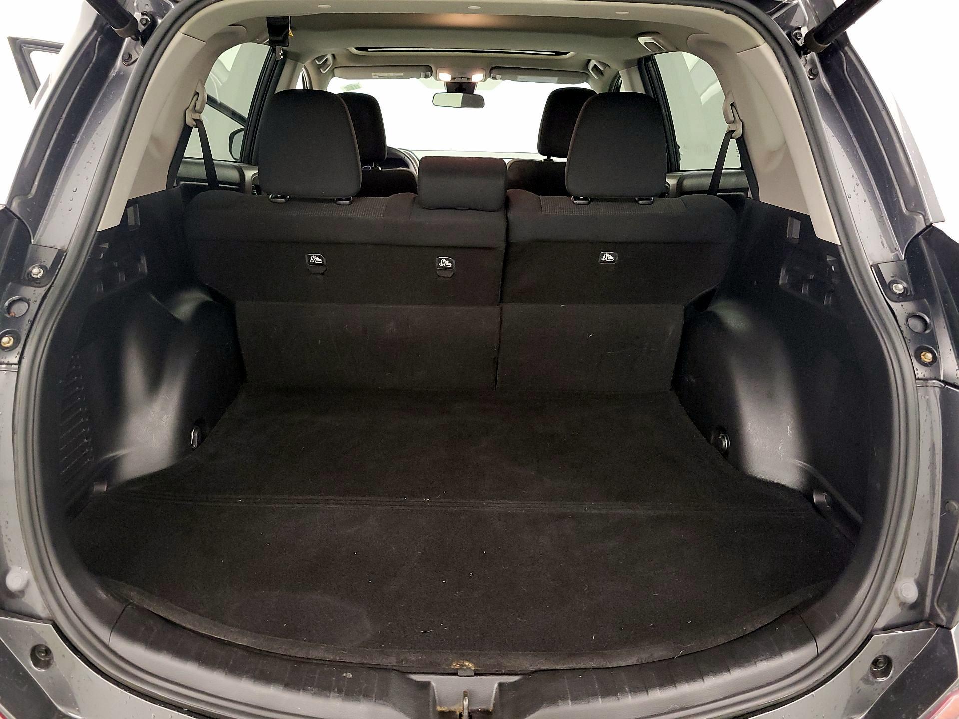 Thumbnail: 2018 Toyota RAV4 - 19