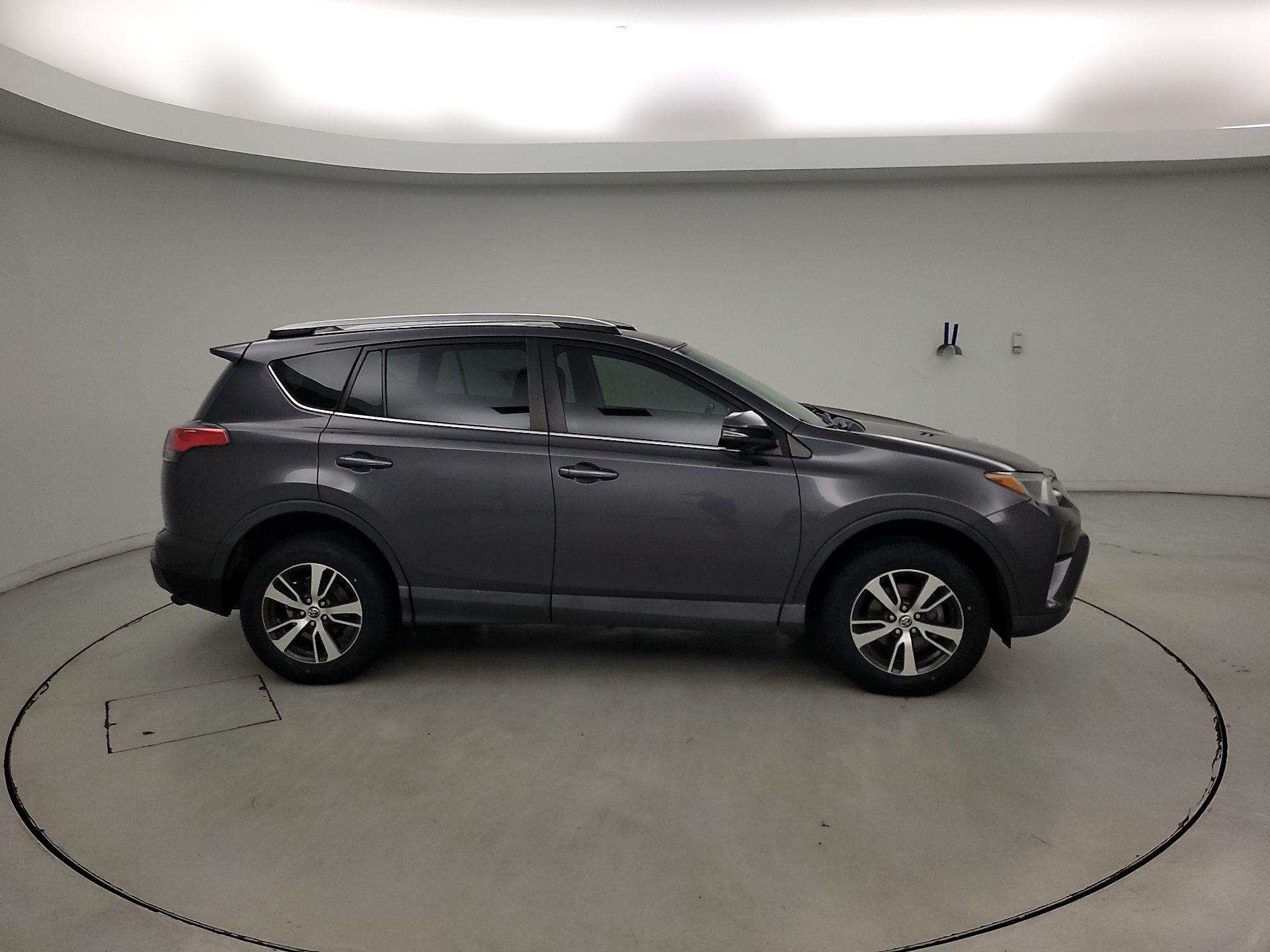 Thumbnail: 2018 Toyota RAV4 - 4