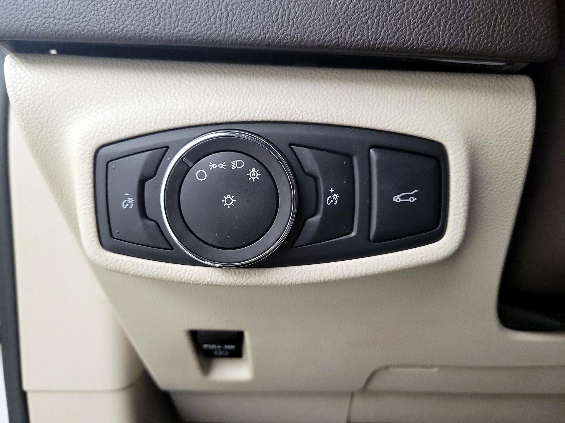 Thumbnail: 2018 Lincoln MKC - 11