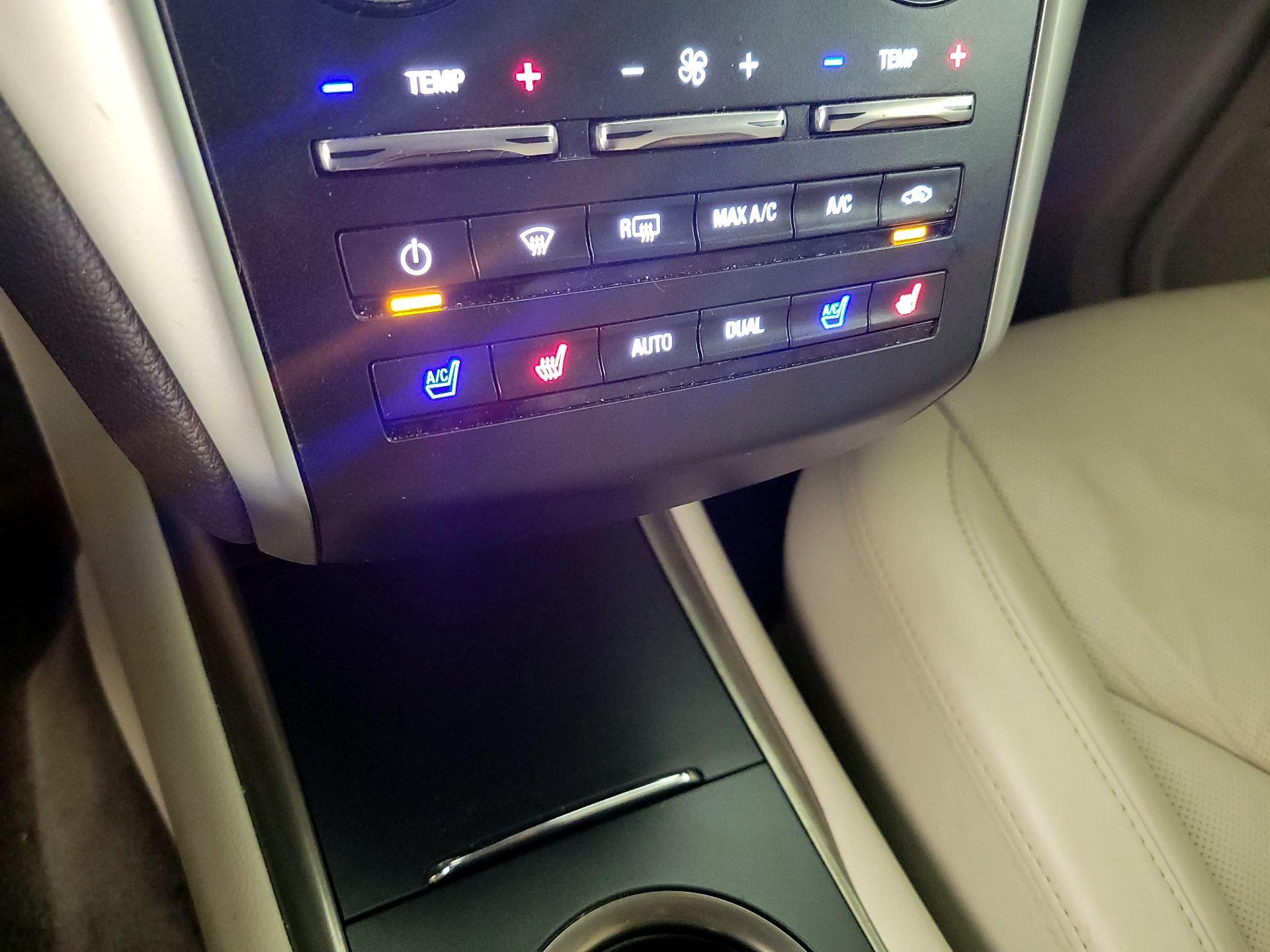 Thumbnail: 2018 Lincoln MKC - 15