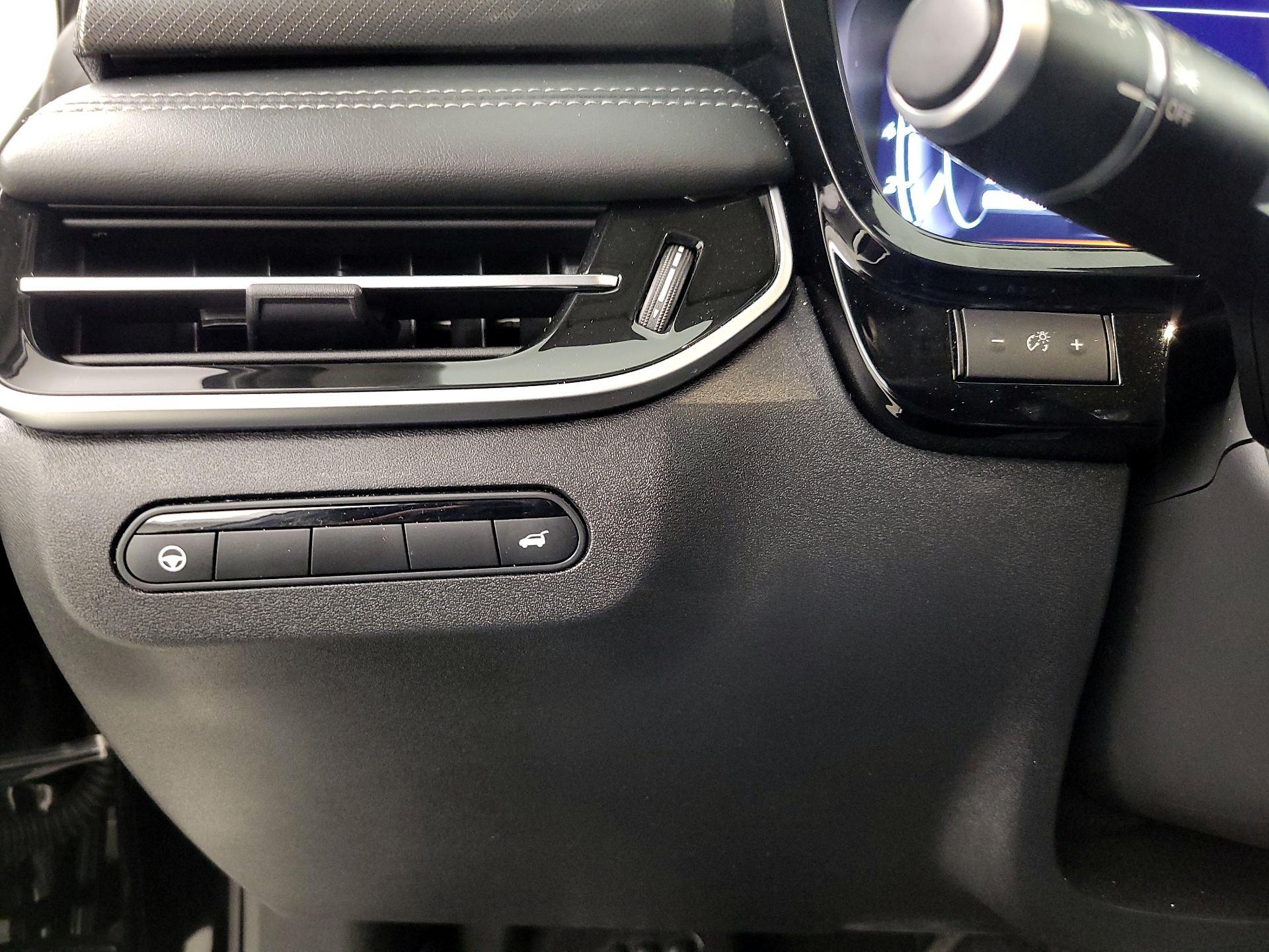 Thumbnail: 2023 INFINITI QX60 - 11